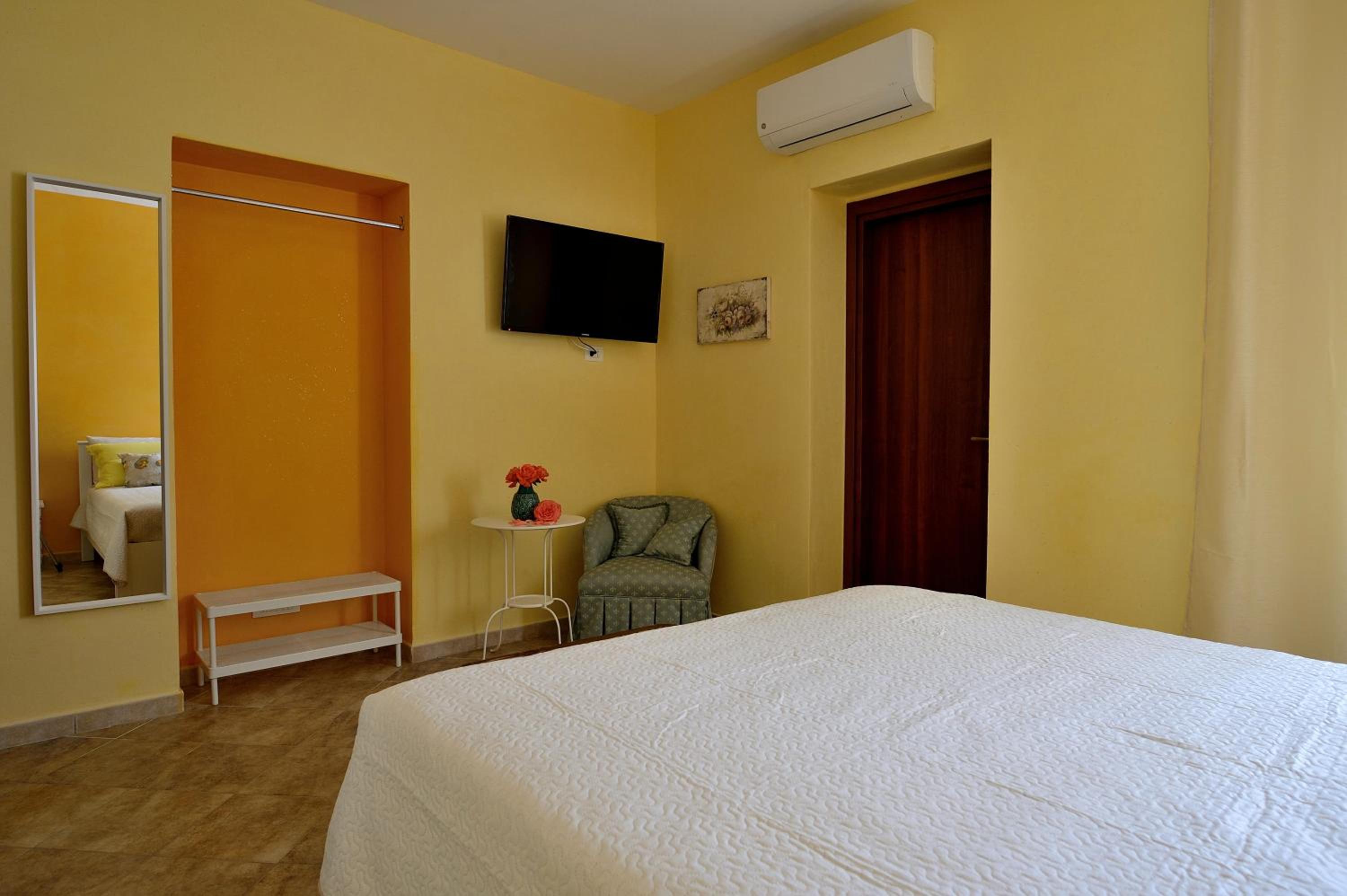 Deluxe Room - Photo 1