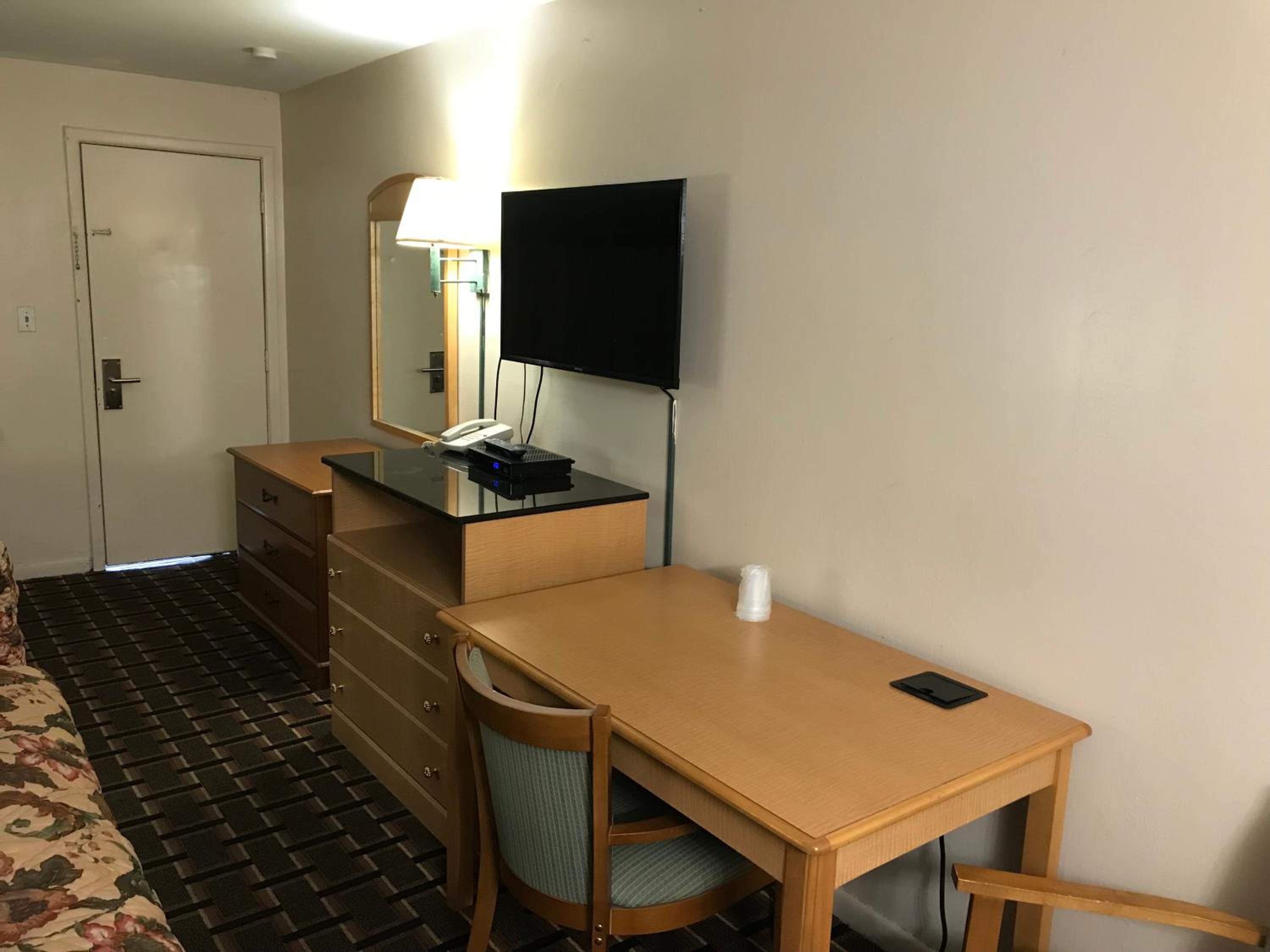Queen Room with Two Queen Beds - Photo 1