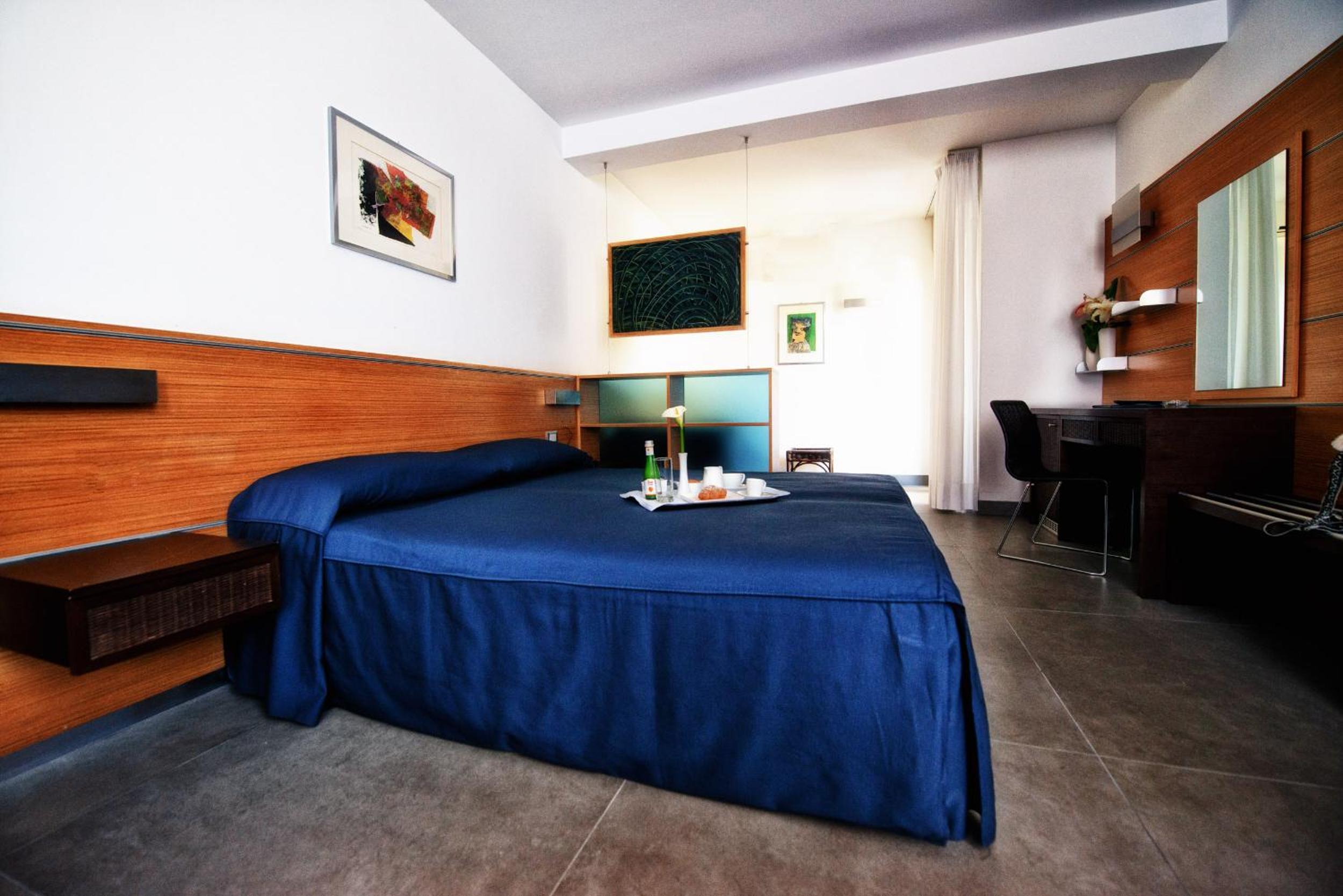 Junior Suite with Balcony (3 Adults) photo 2
