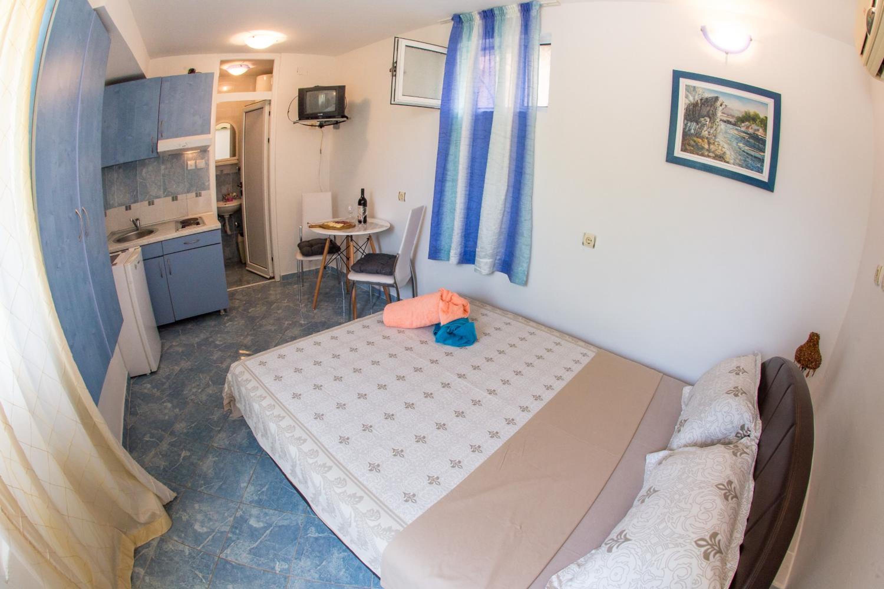 Studio Apartment photo 1