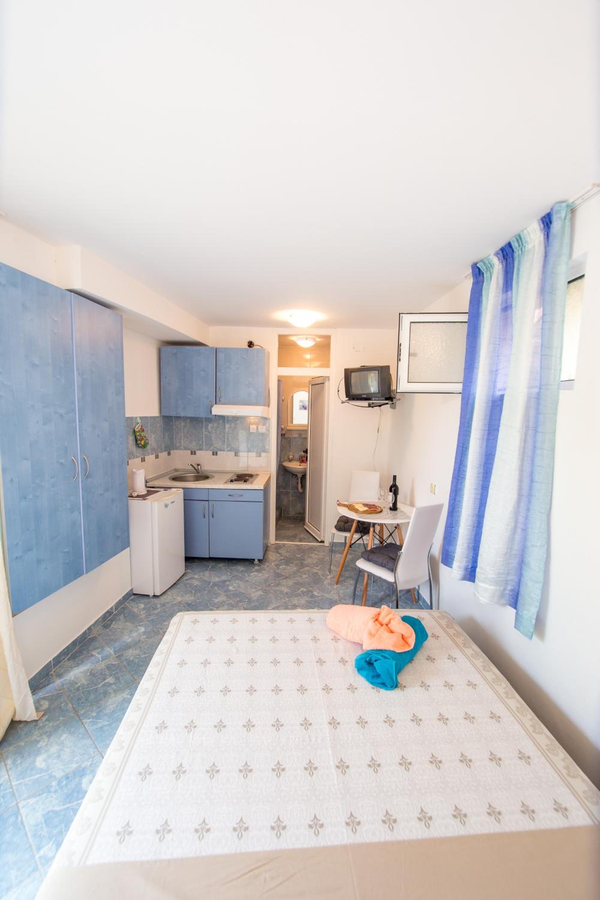 Studio Apartment photo 2
