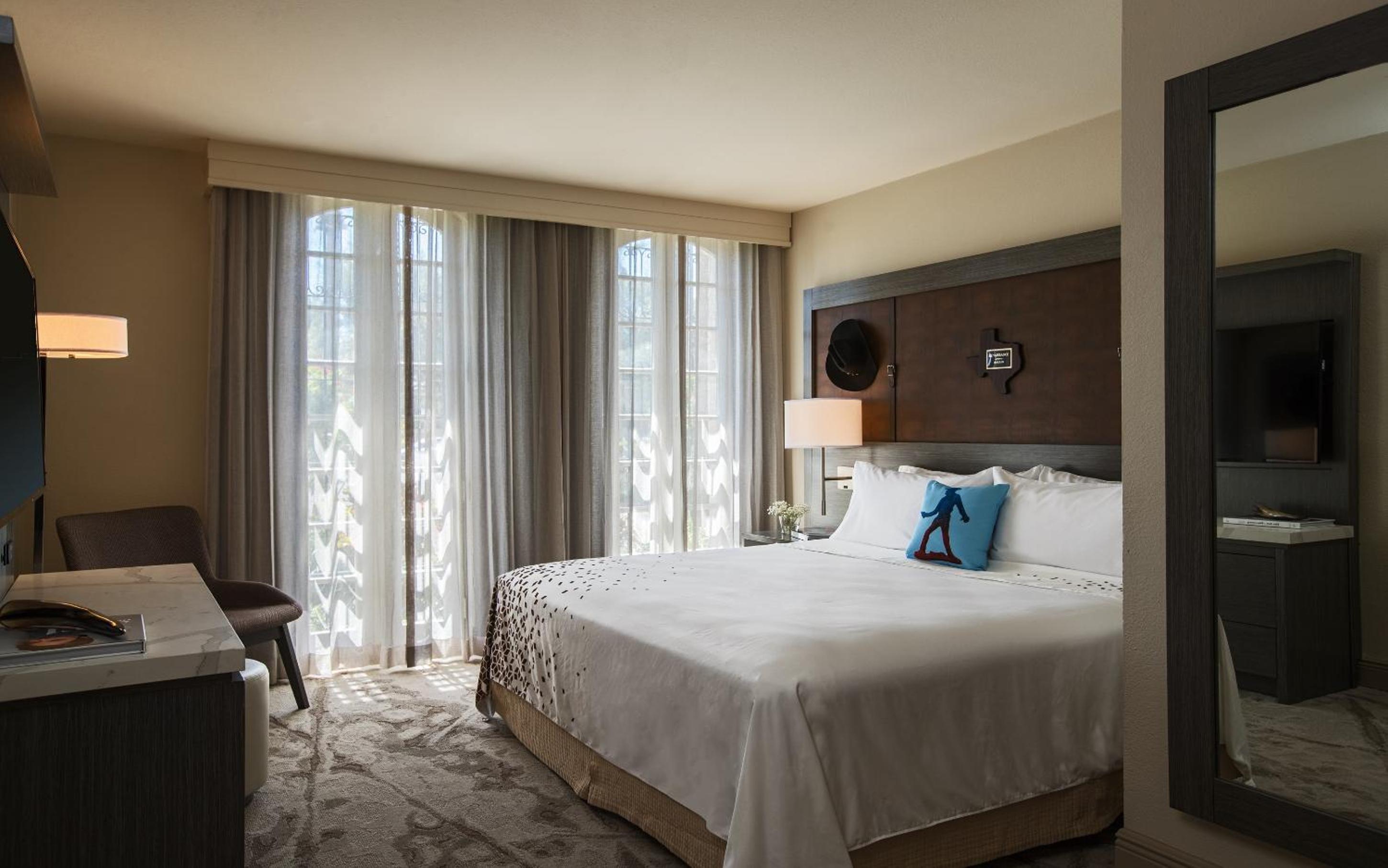 One-Bedroom Presidential King Suite - Non-Smoking photo 3