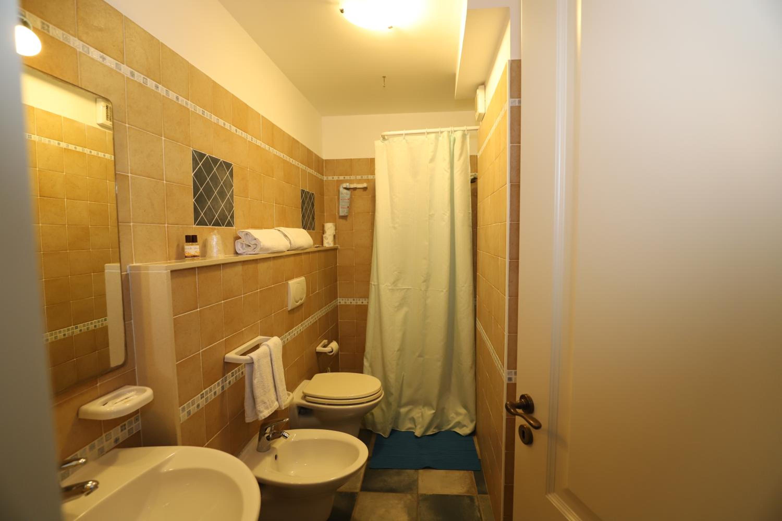 Standard Double Room photo 2