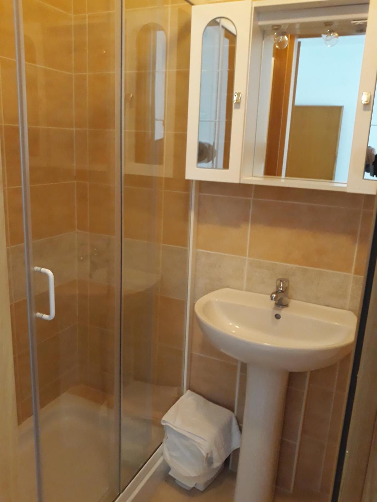 Standard Double Room - Photo 3