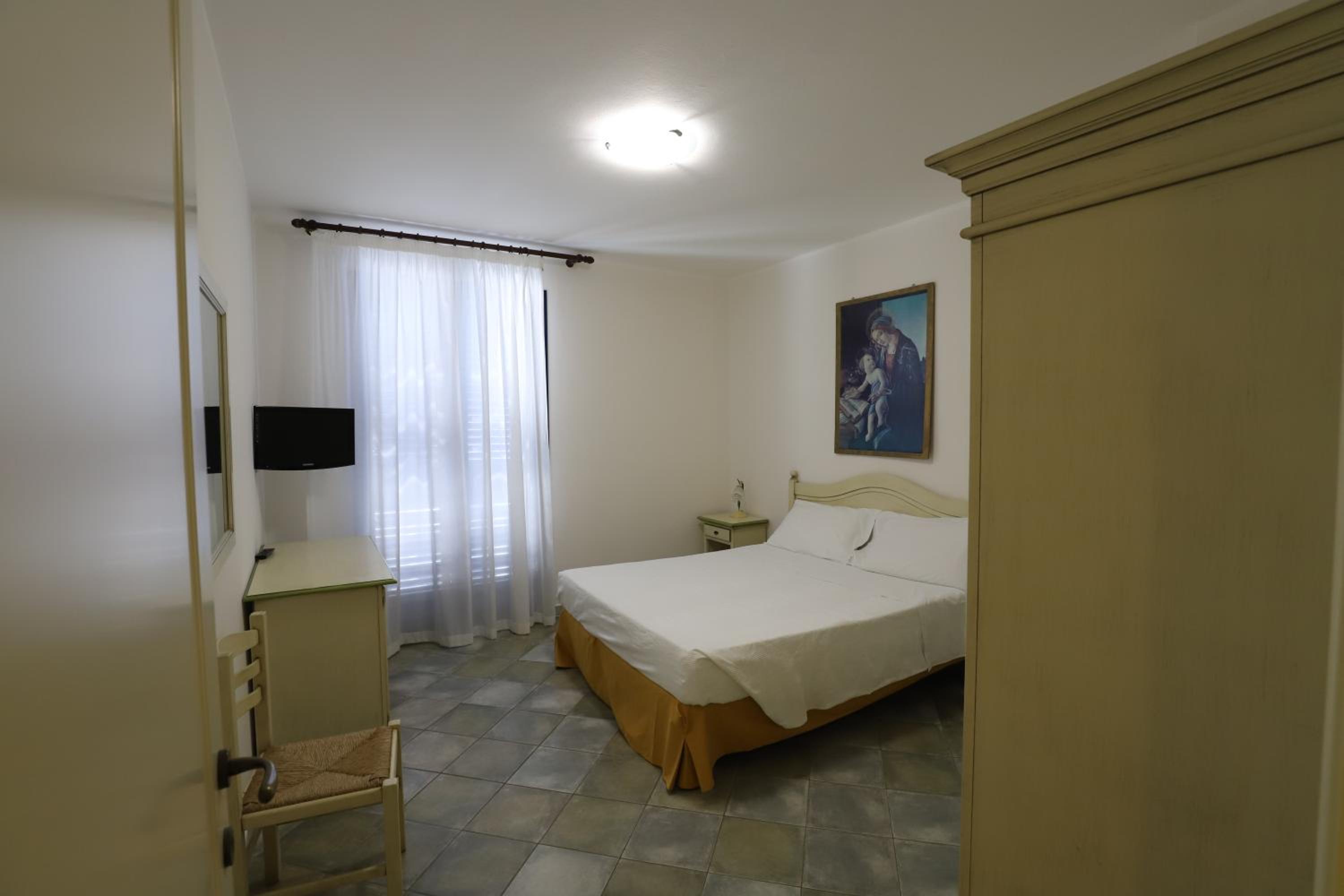 Deluxe Double Room with Shower photo 1