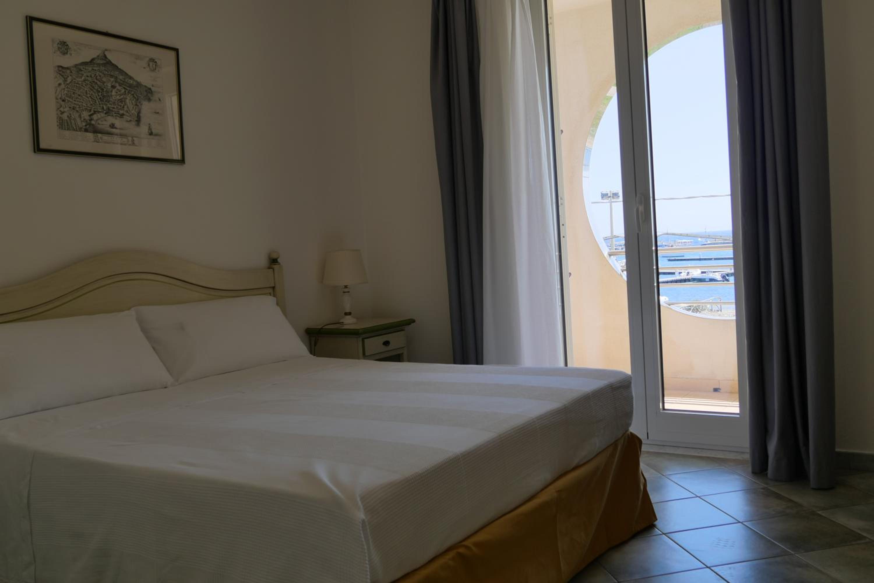 Double Room with Balcony and Sea View photo 1