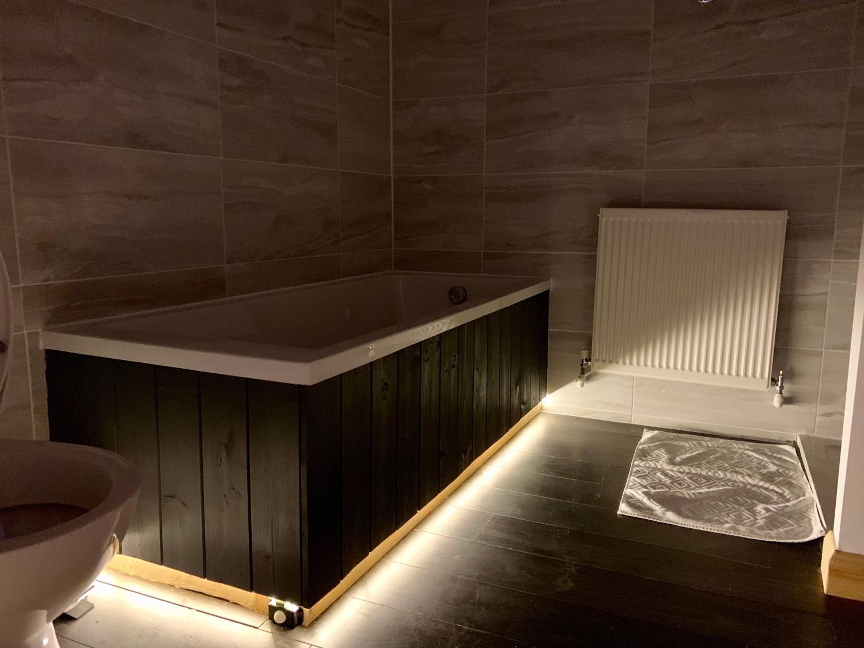 Premium King Suite with Balcony photo 3