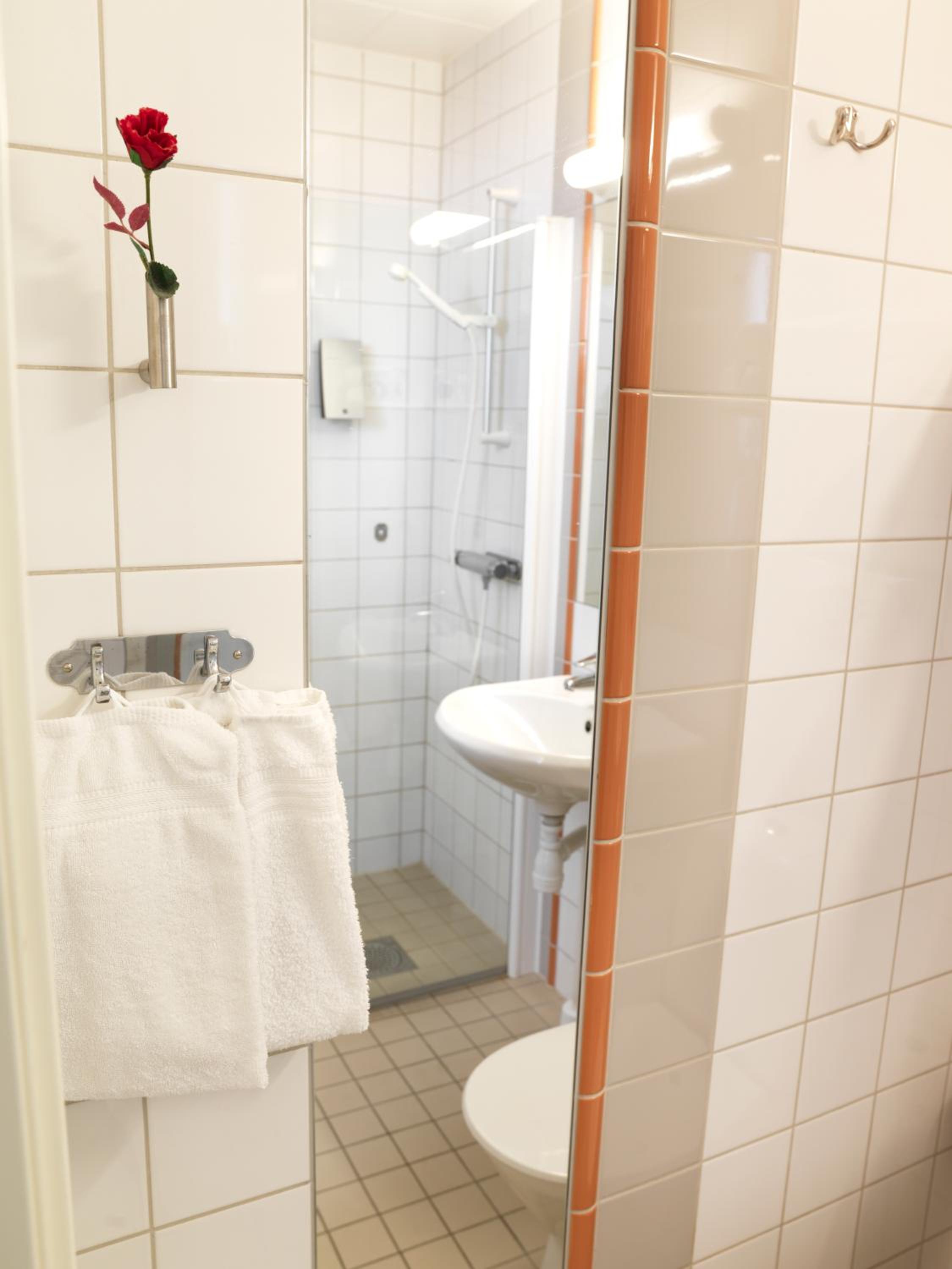Standard Double Room - Photo 5