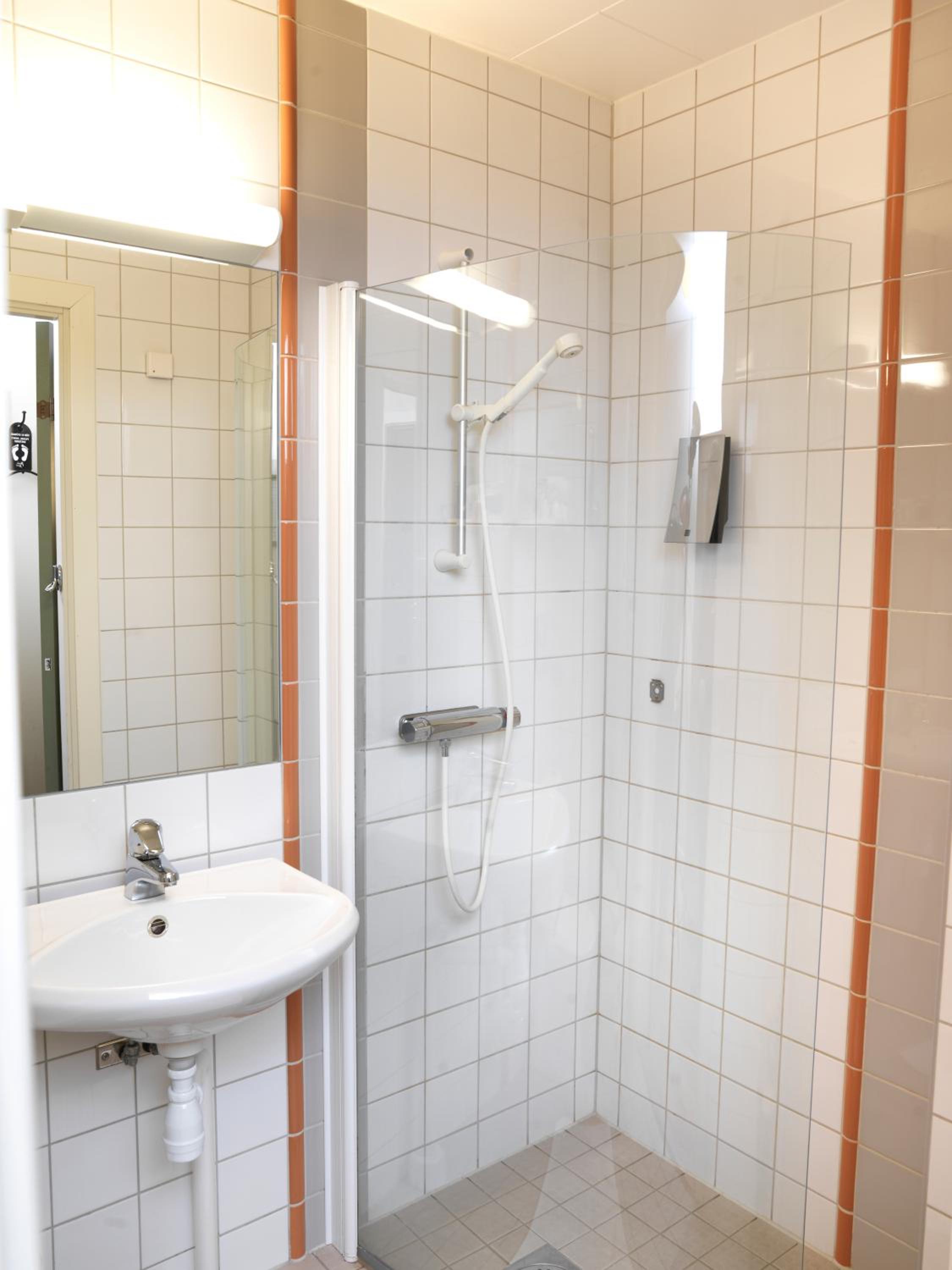 Standard Double Room - Photo 2
