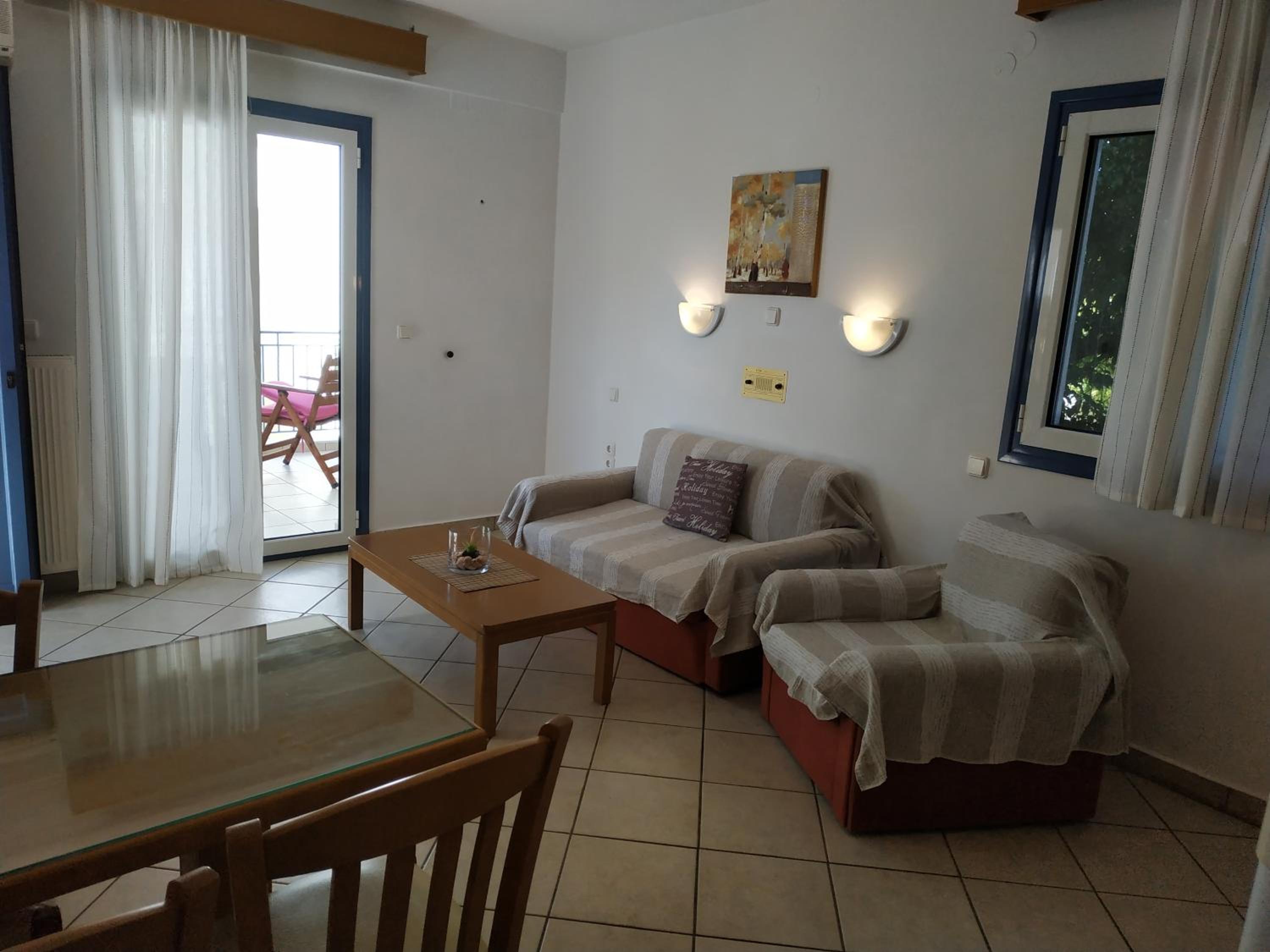 One-Bedroom Apartment with Sea View photo 3