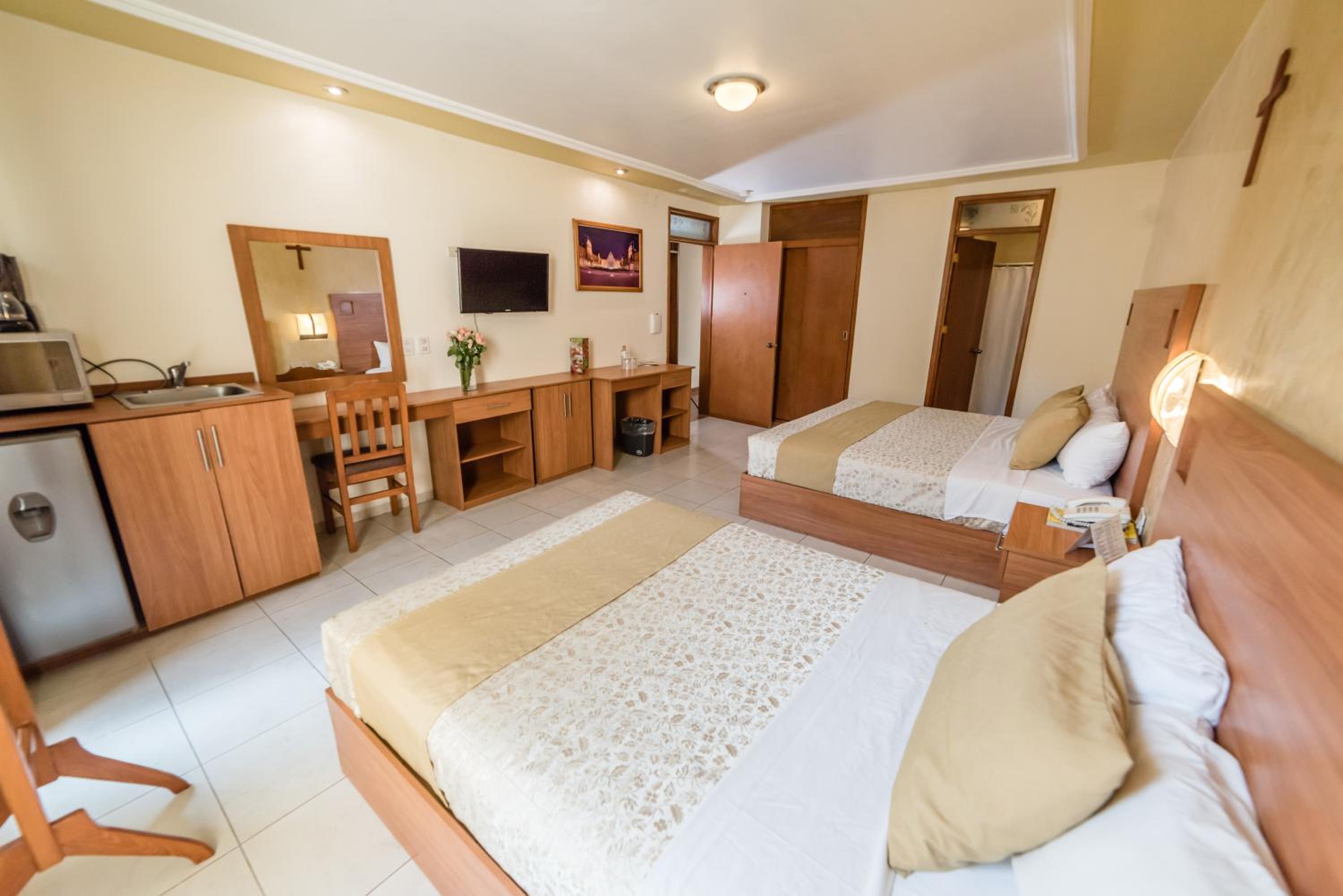 Double Room with Two Double Beds photo 2