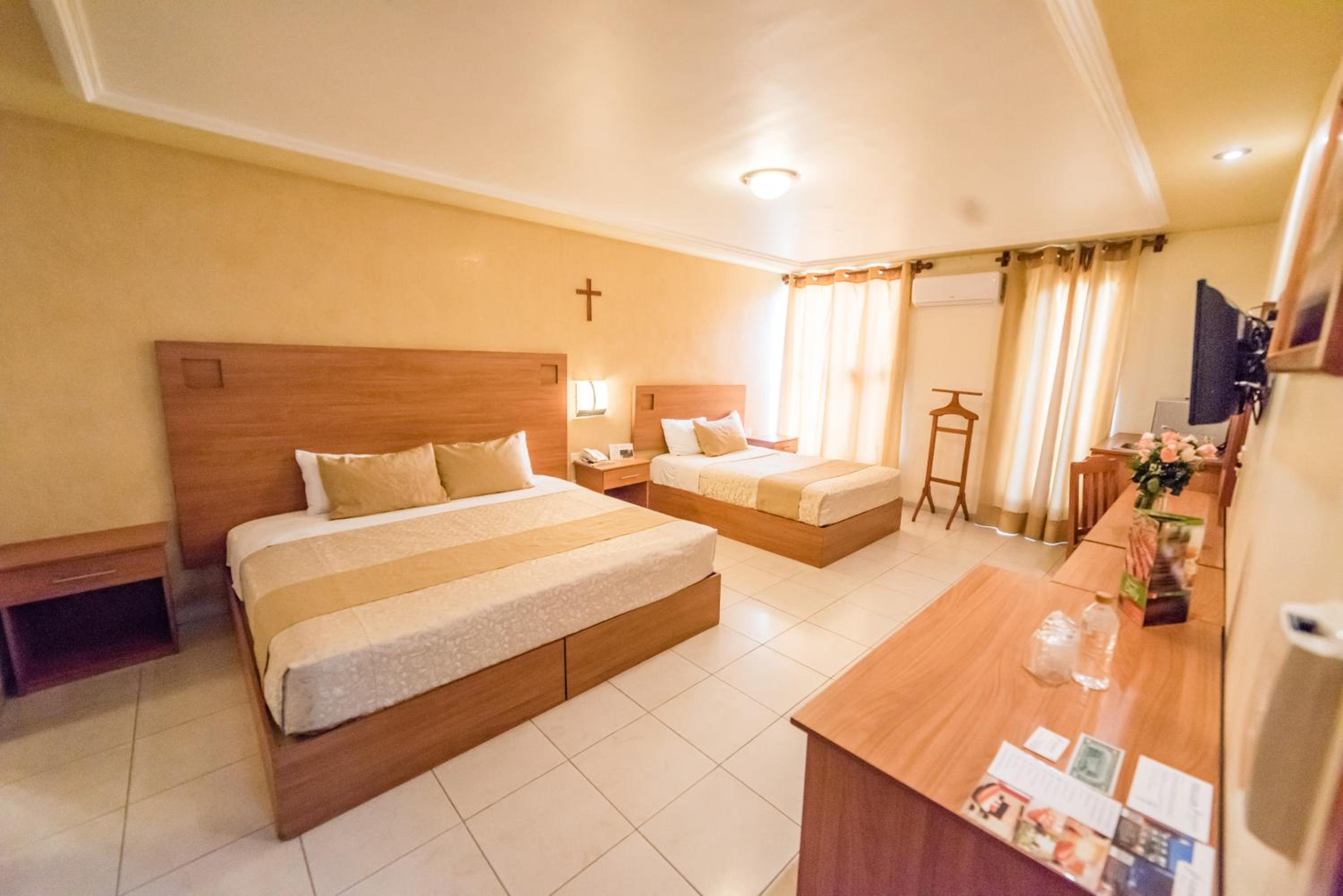 Double Room with Two Double Beds photo 3