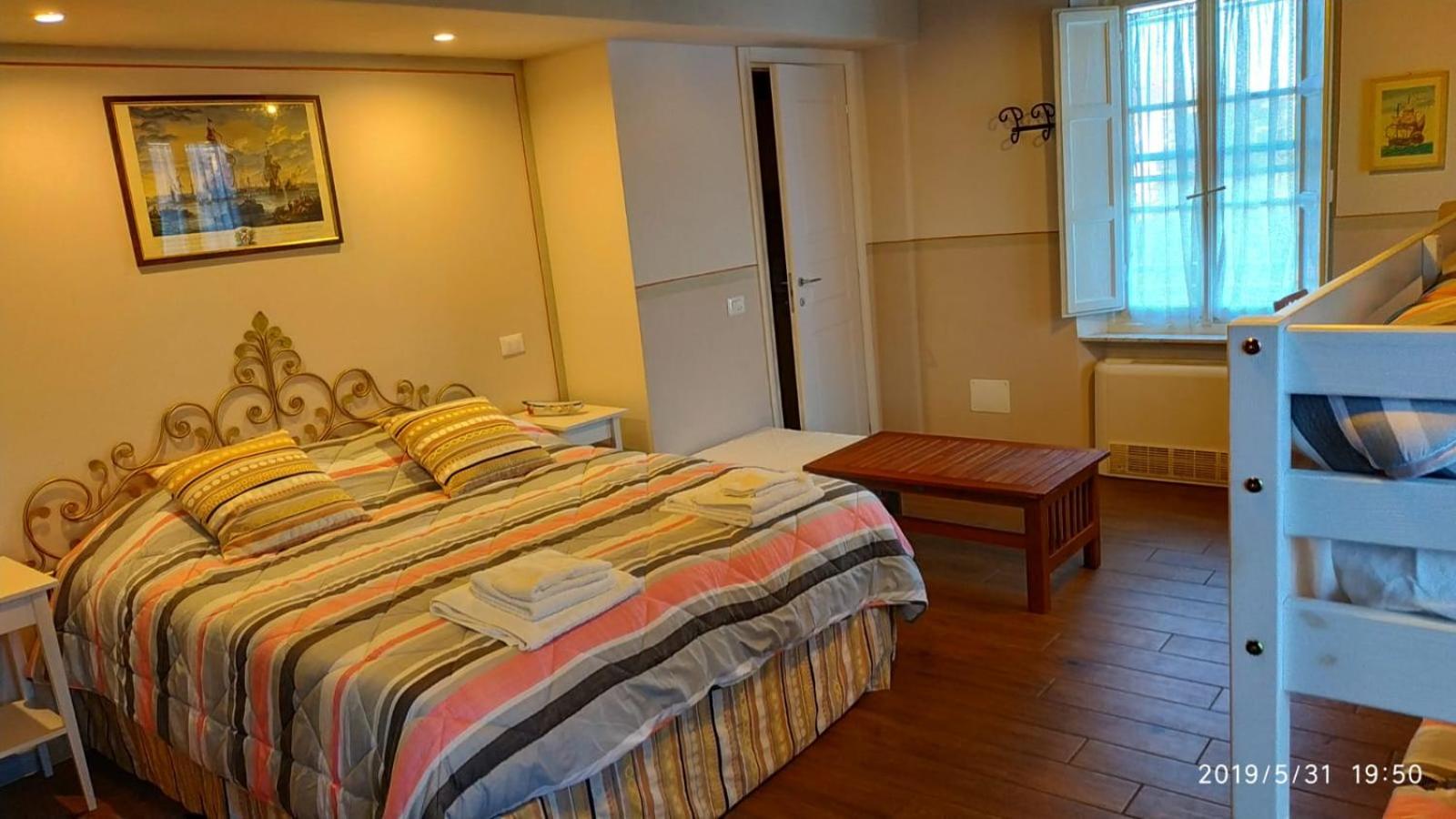 Quadruple Room with Private Bathroom photo 3