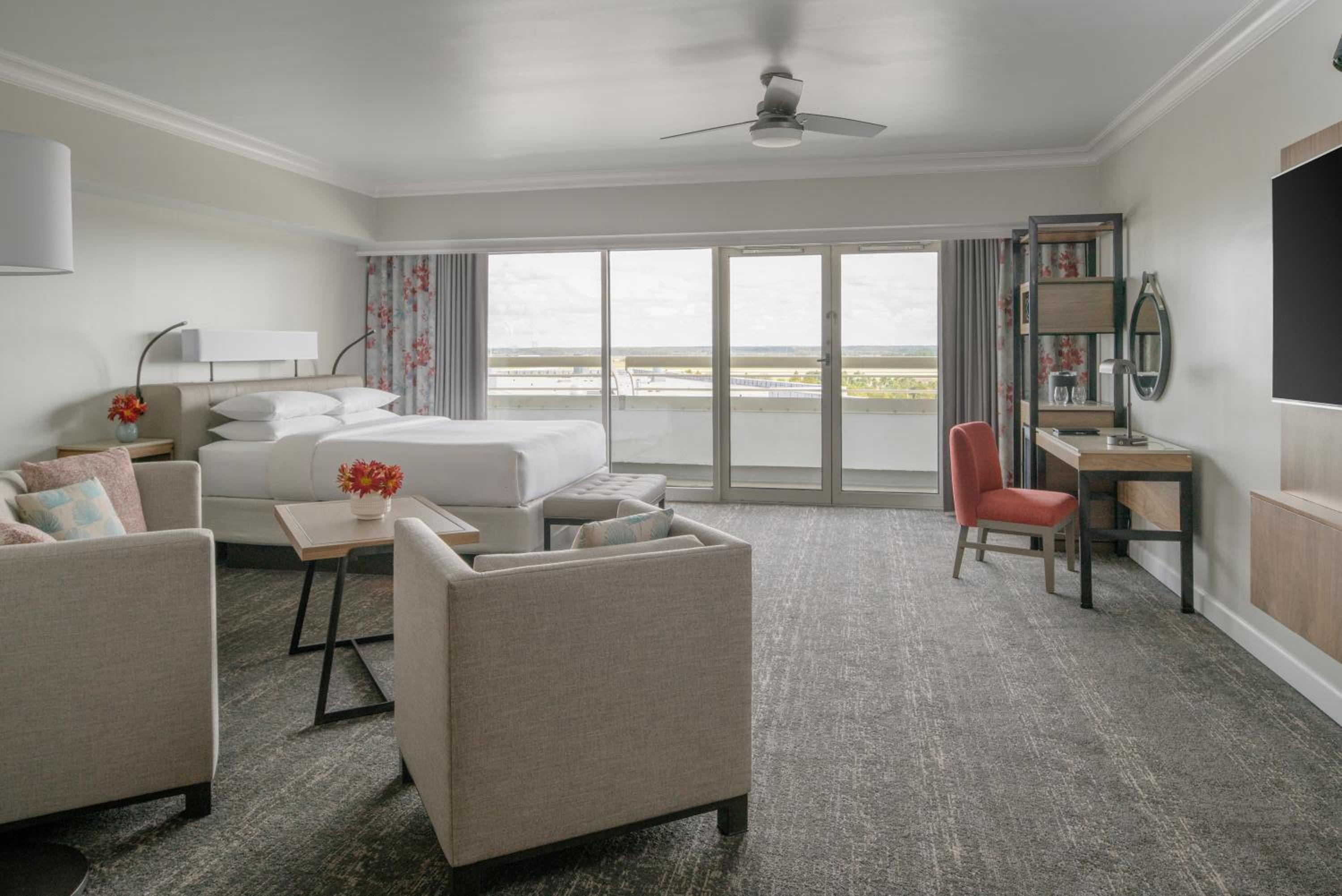 Deluxe King Room - Photo 5