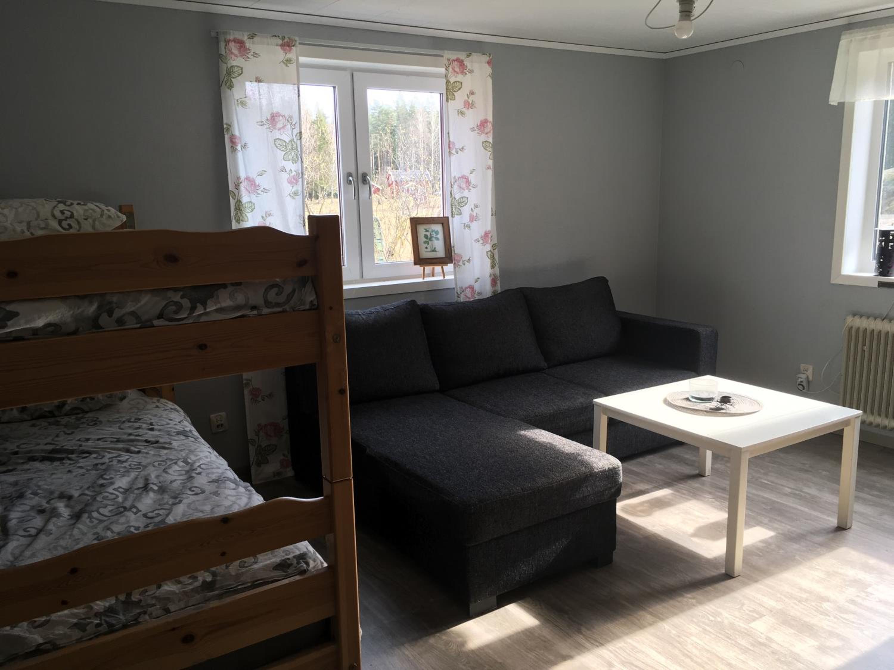 Family Room - Photo 2