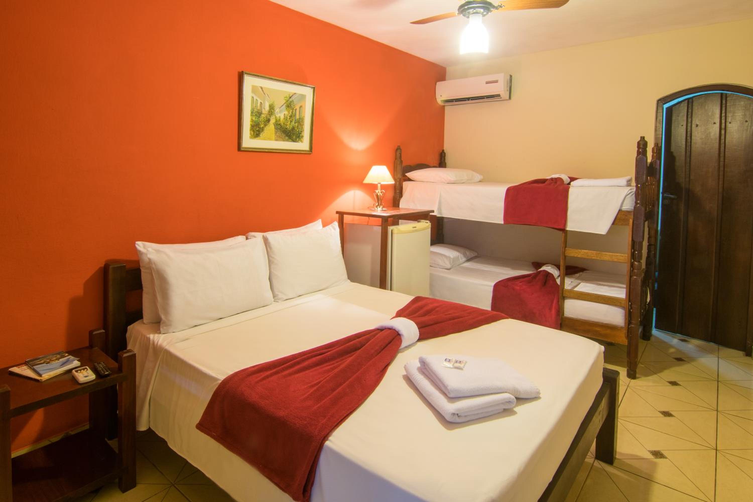 Quadruple Economy Room