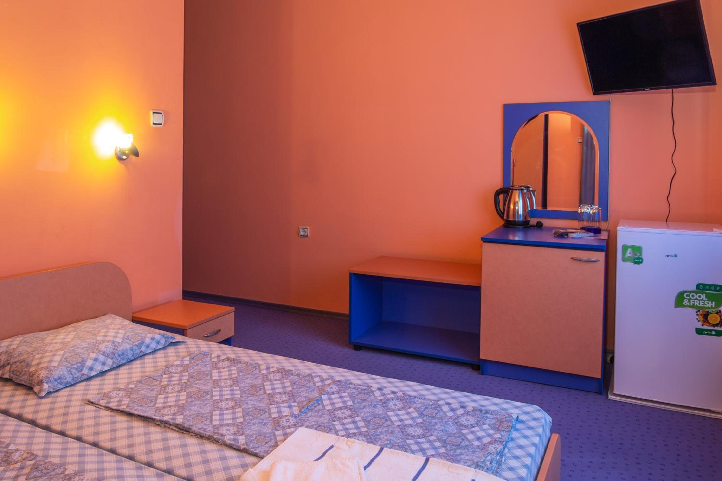 Double or Twin Room with Extra Bed photo 2