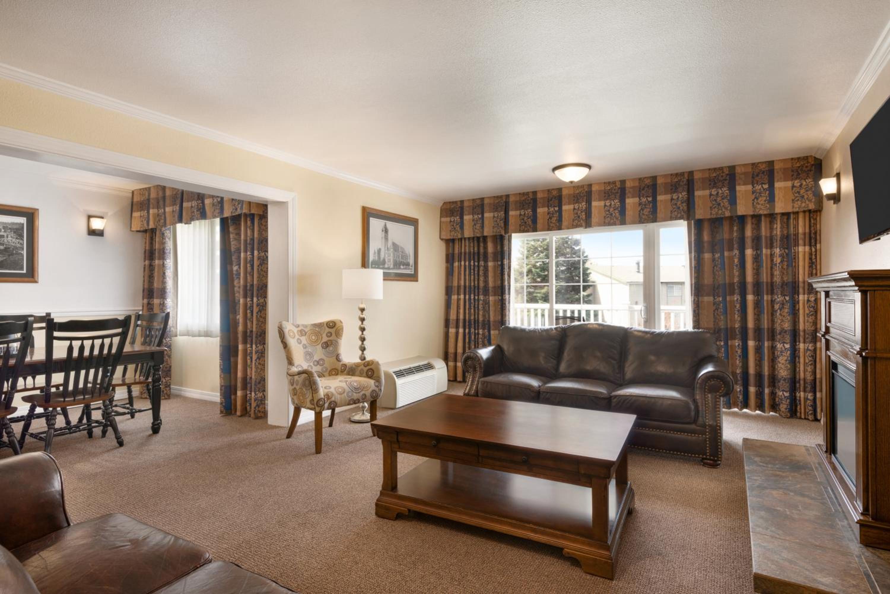 Two-Bedroom Suite - Non-Smoking - Photo 5