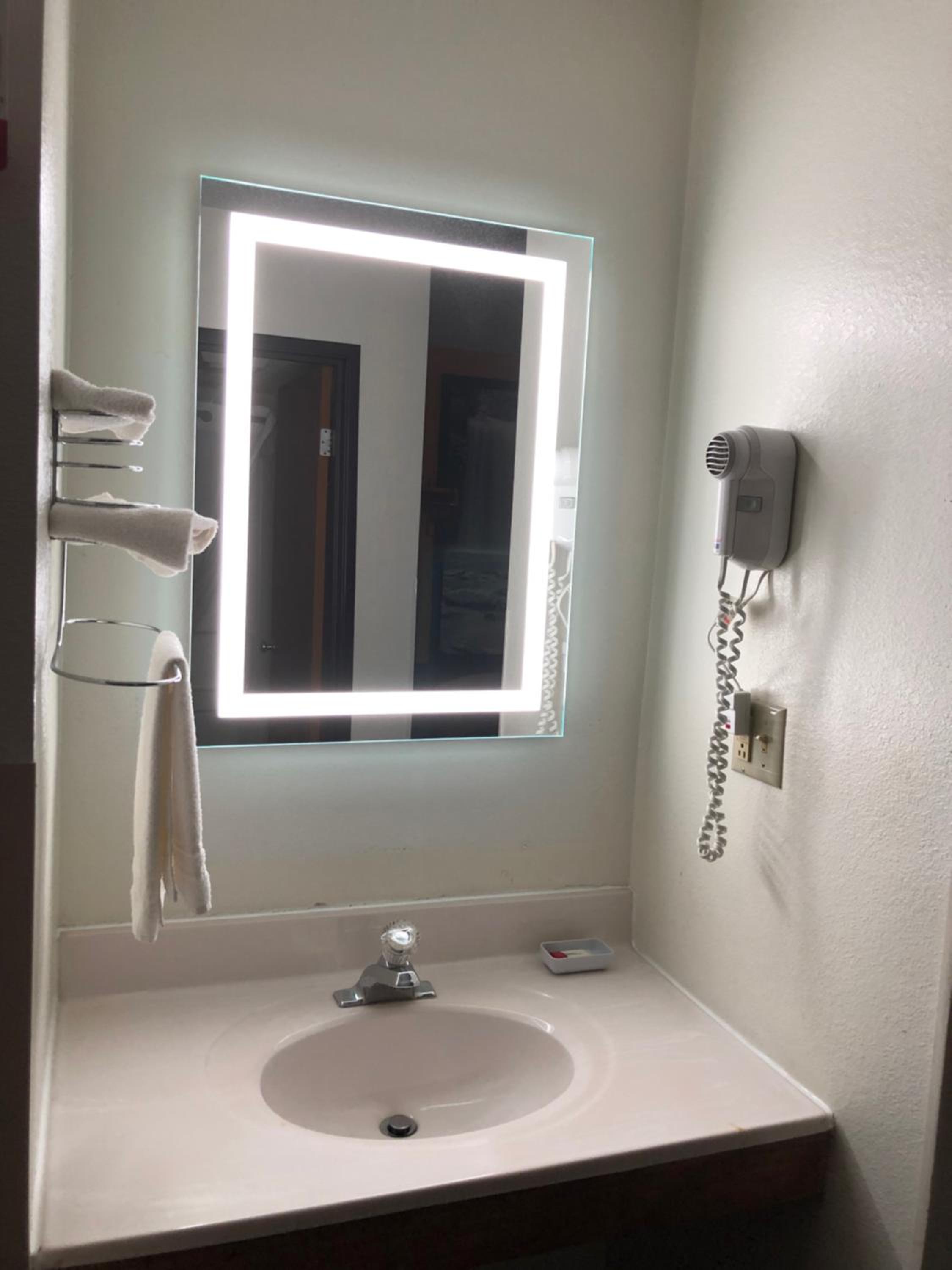 Deluxe Double Room with Two Double Beds - Non-Smoking - Photo 3