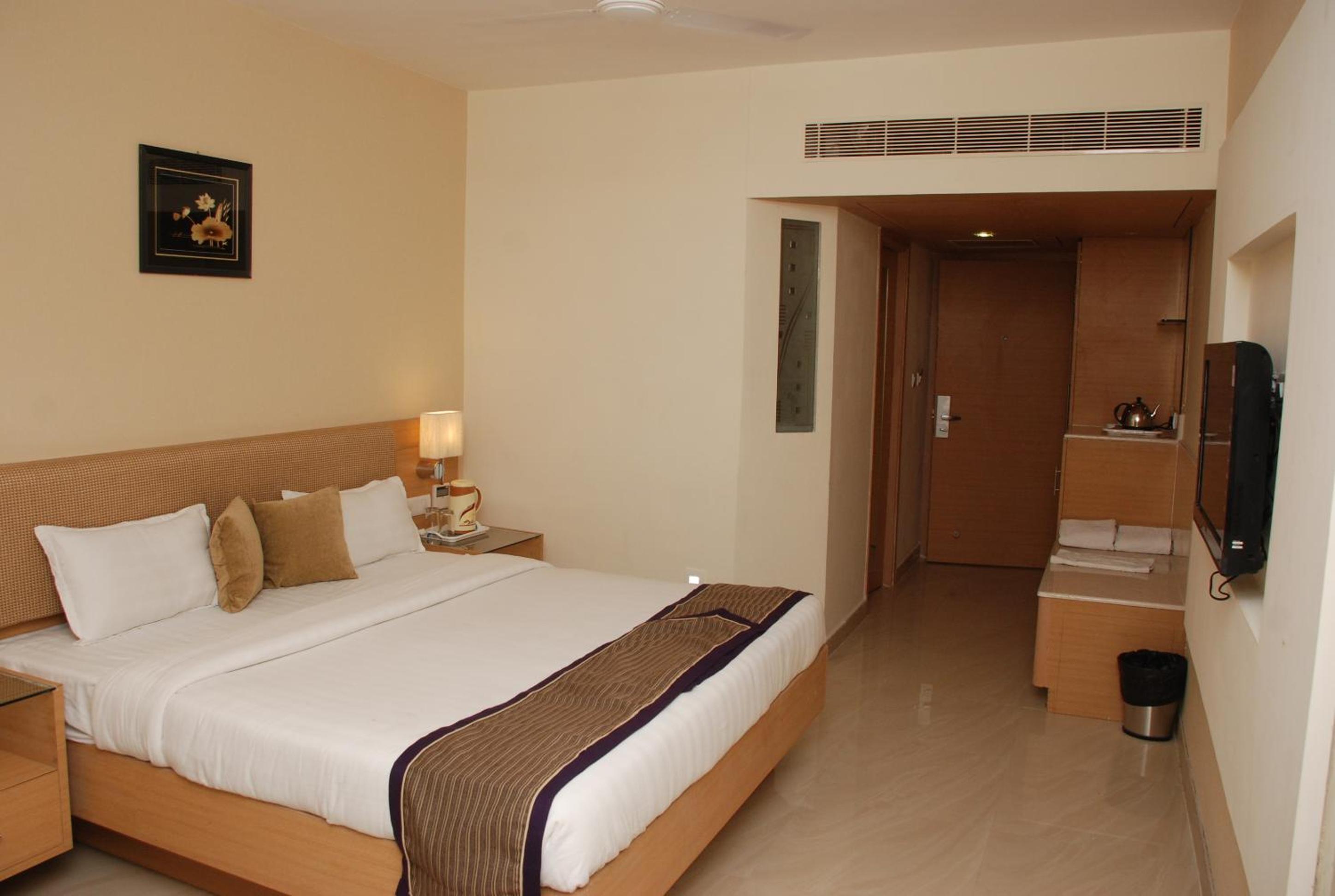 Deluxe Double or Twin Room - Photo 5