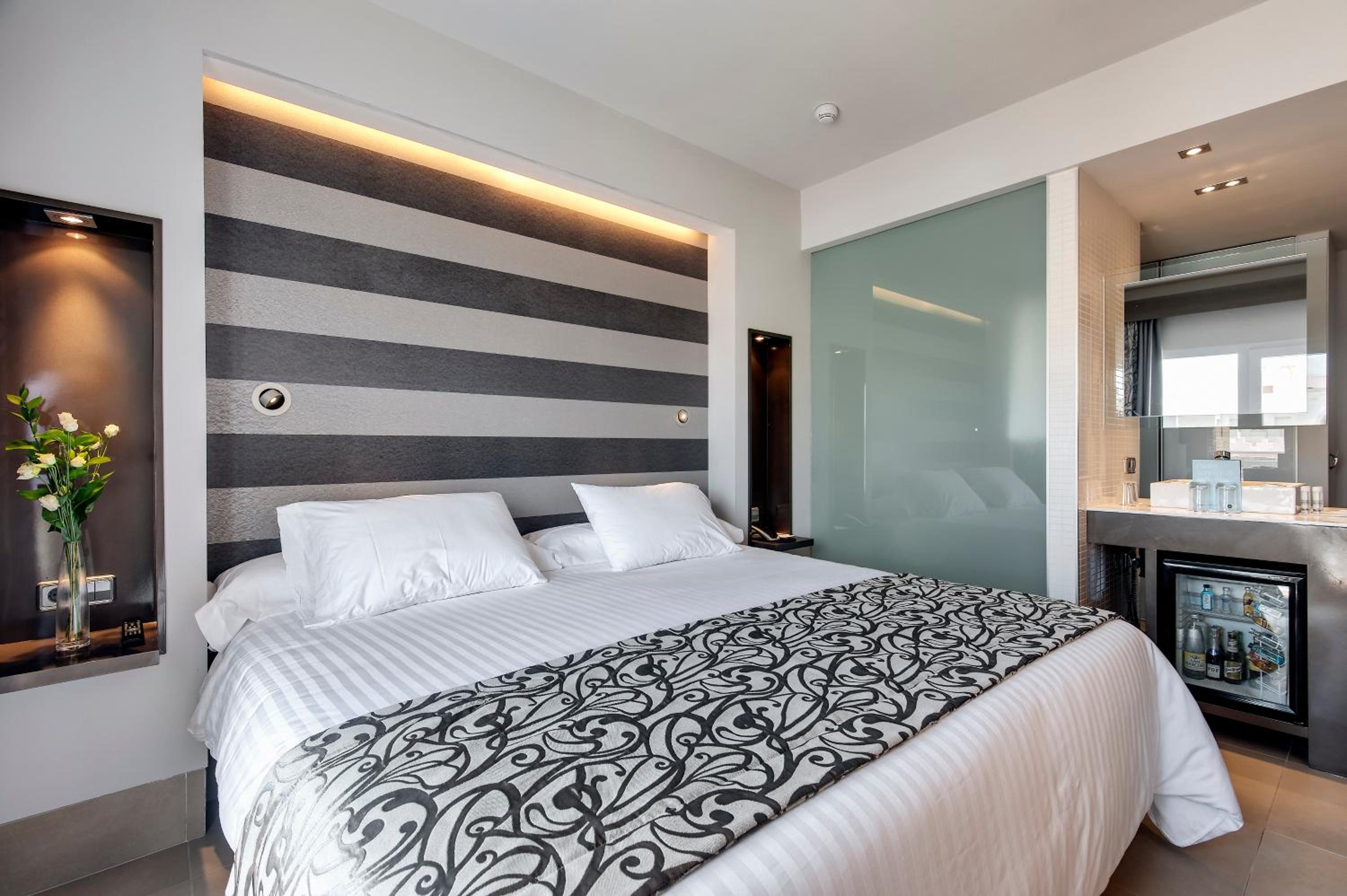 Superior Double or Twin Room with Sea View photo 3