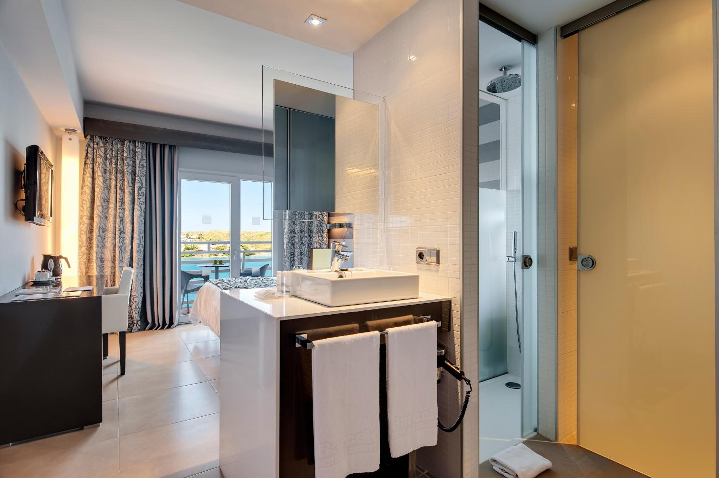Habitación Doble o con Dos Camas Superior con Vista al Mar