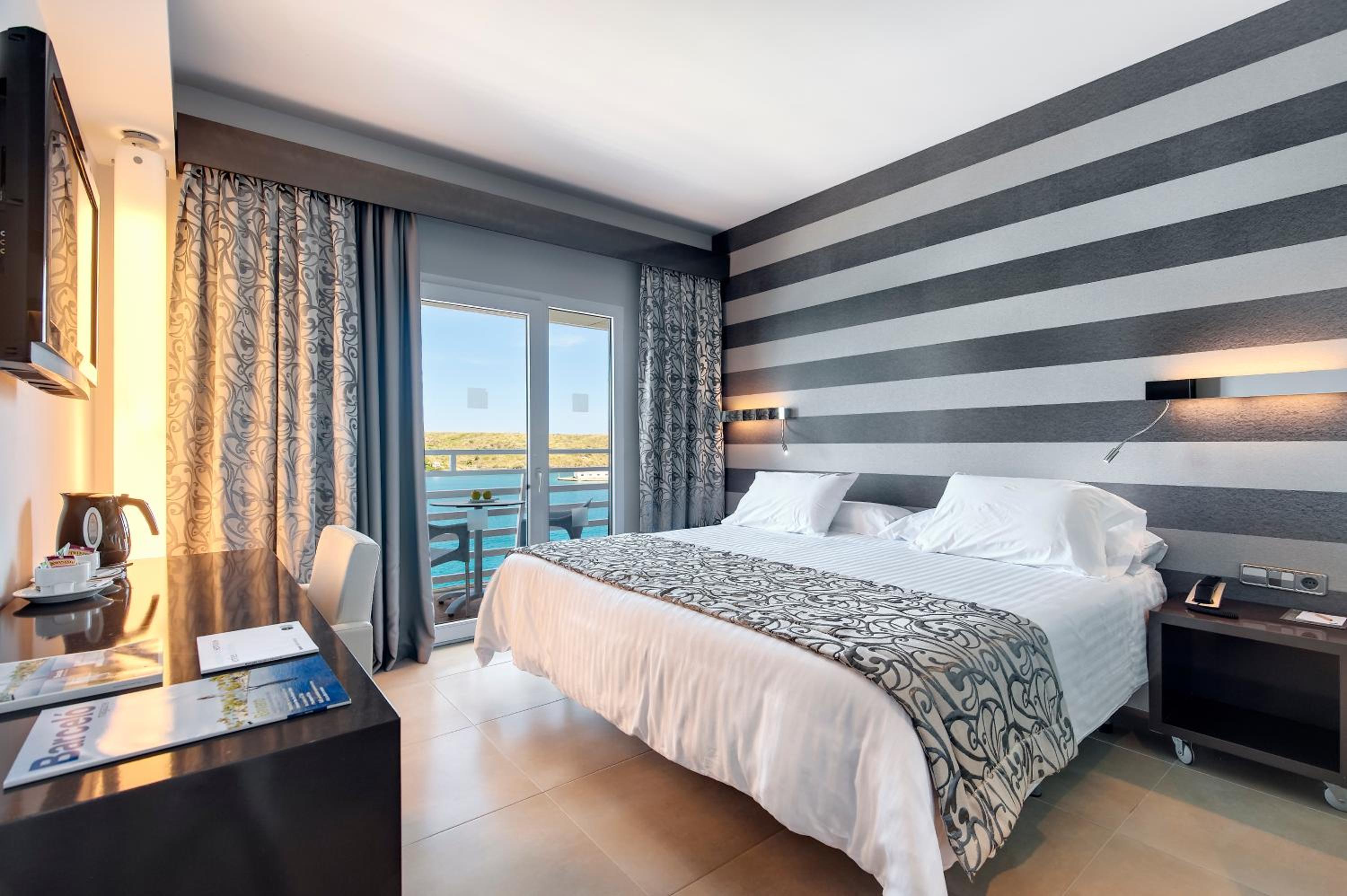 Habitación Doble o con Dos Camas Superior con Vista al Mar
