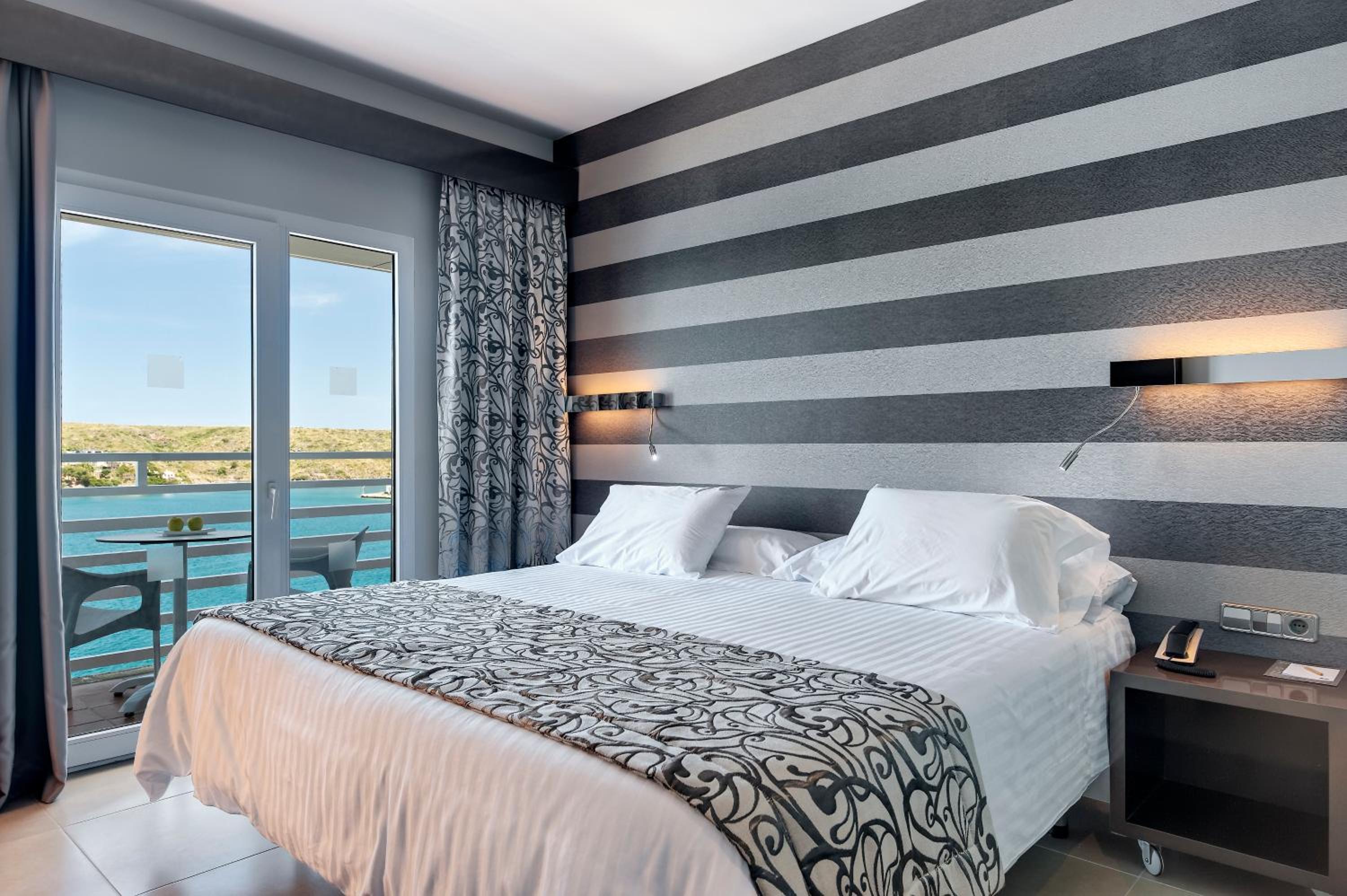 Superior Double or Twin Room with Sea View photo 2