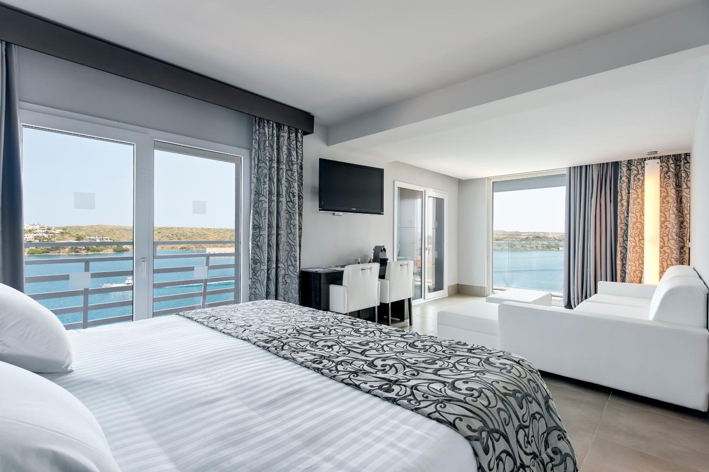 Suite Junior con vista al mar (2 adultos)