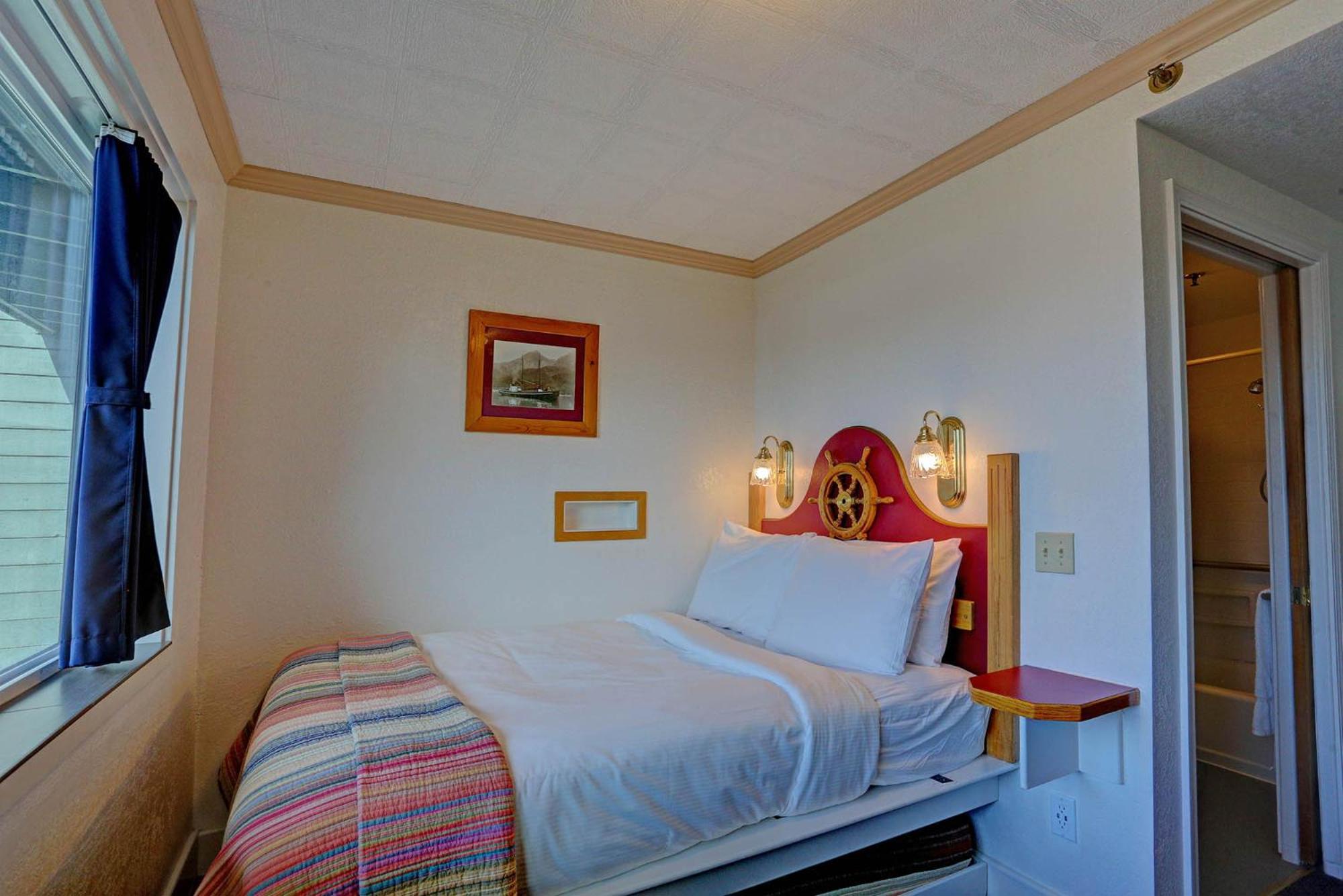 Economy Double Room photo 1