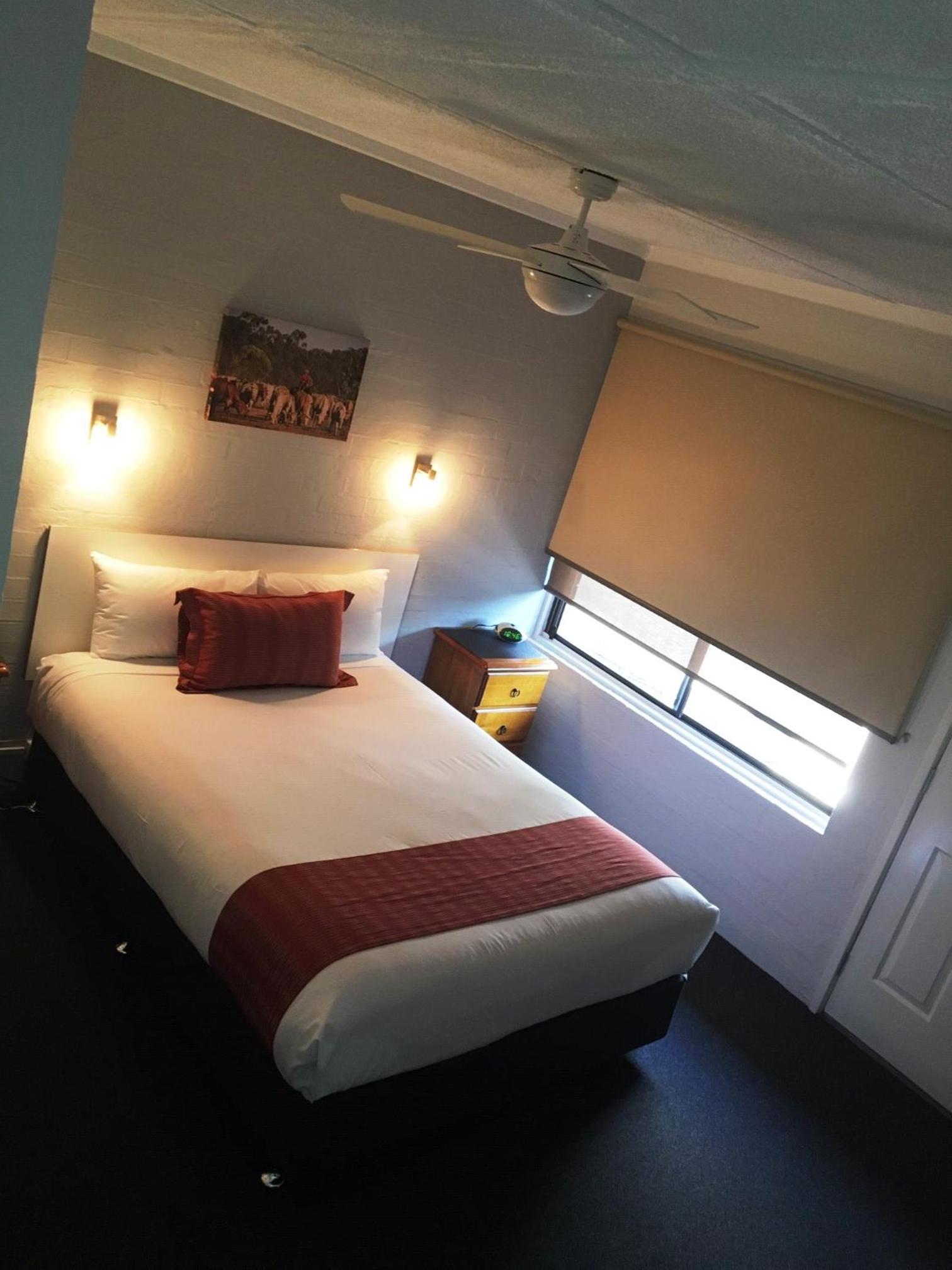 Standard Queen Room photo 1
