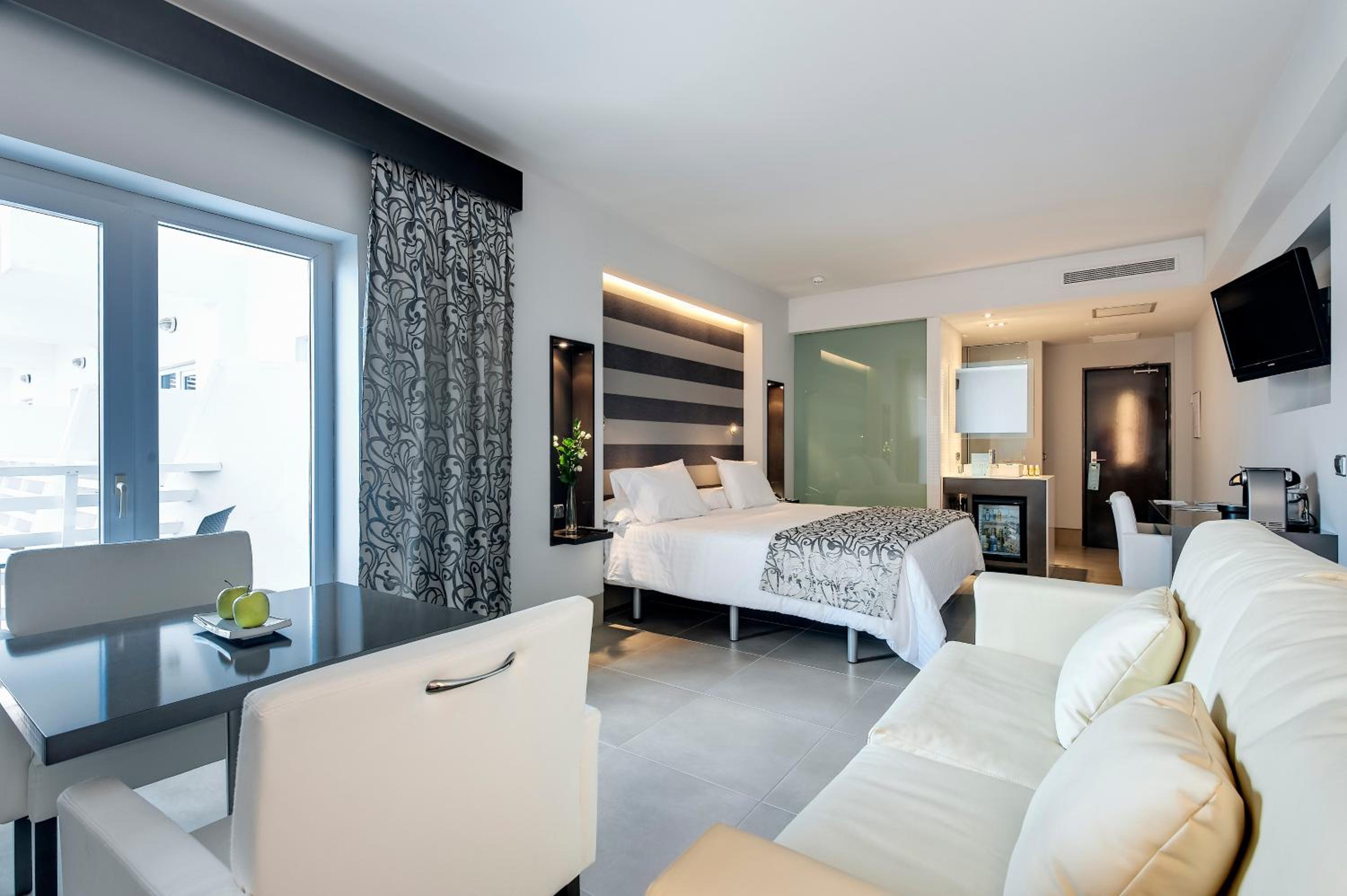 Junior Suite (2 Adults) photo 2