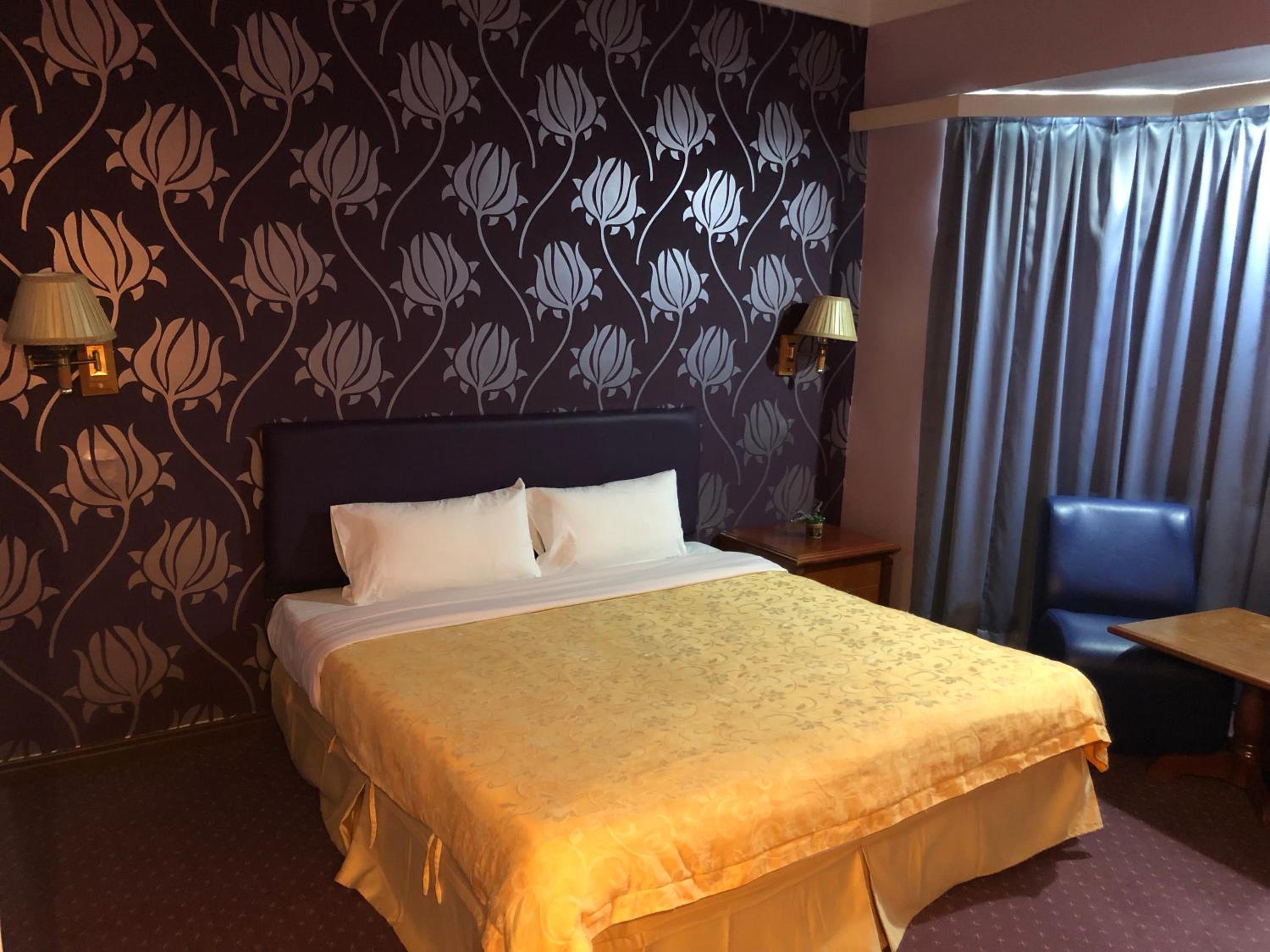 Deluxe King Room photo 3