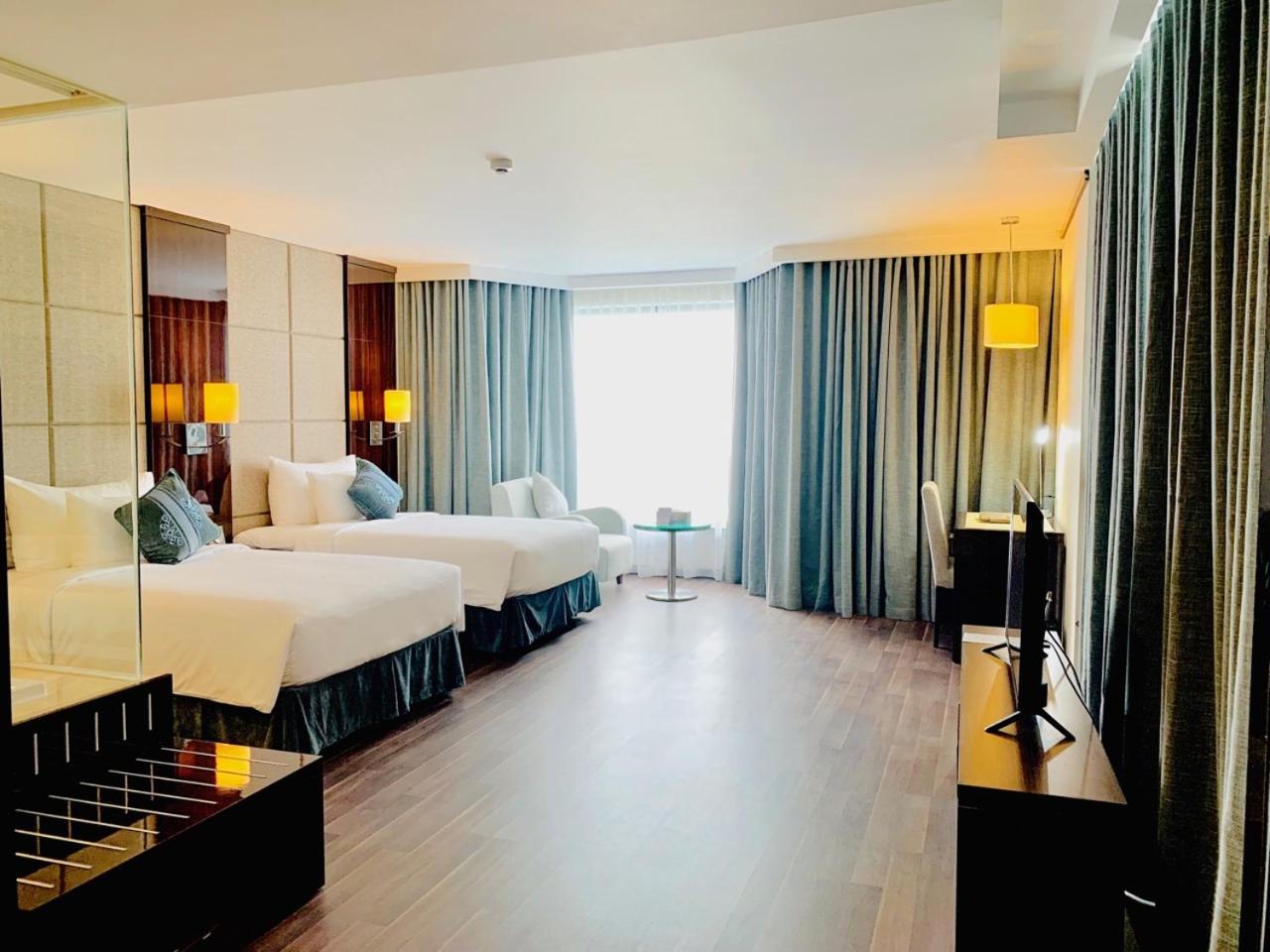 Twin Room with Mountain View