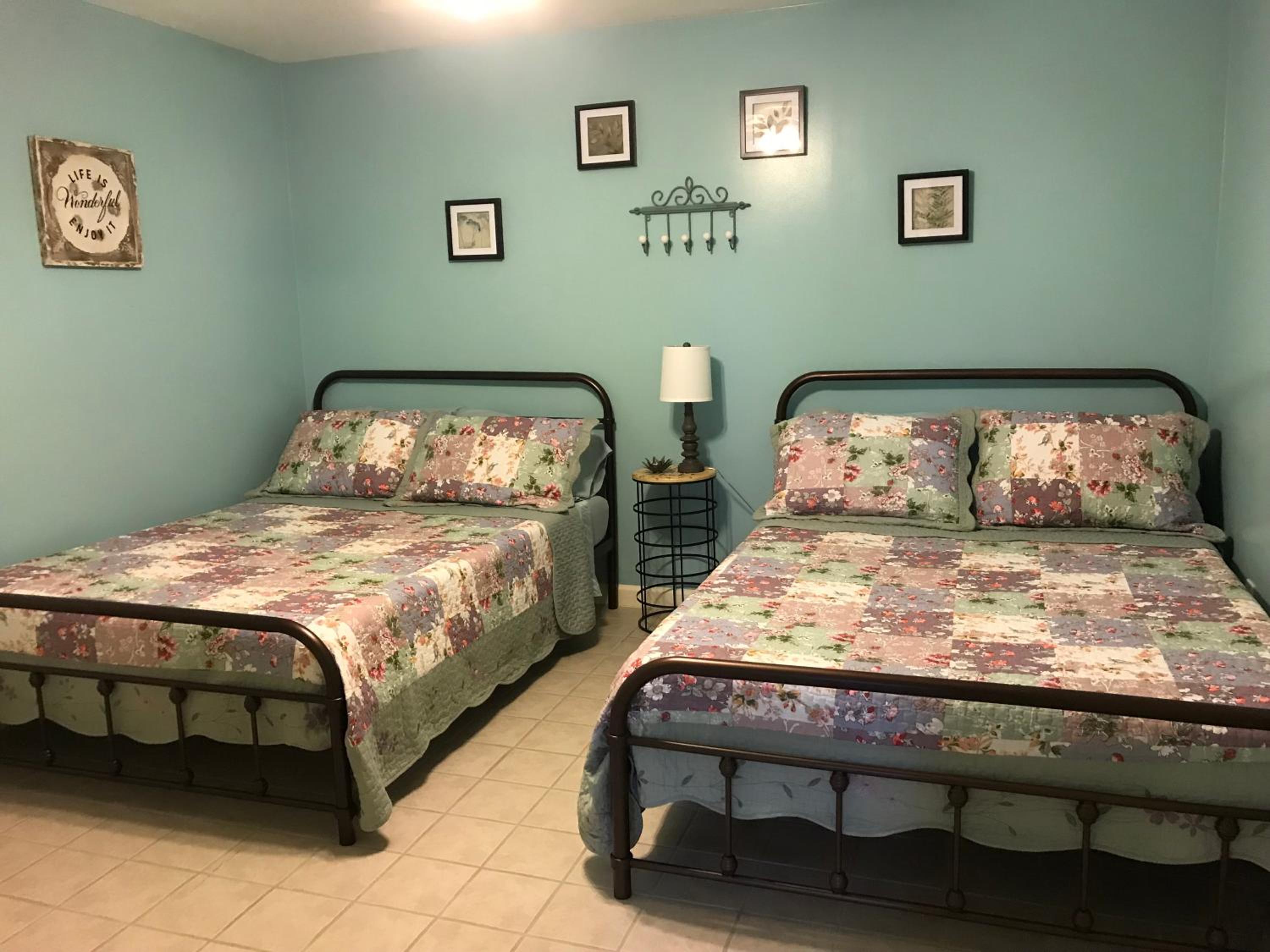 Two-Bedroom Apartment - Photo 20