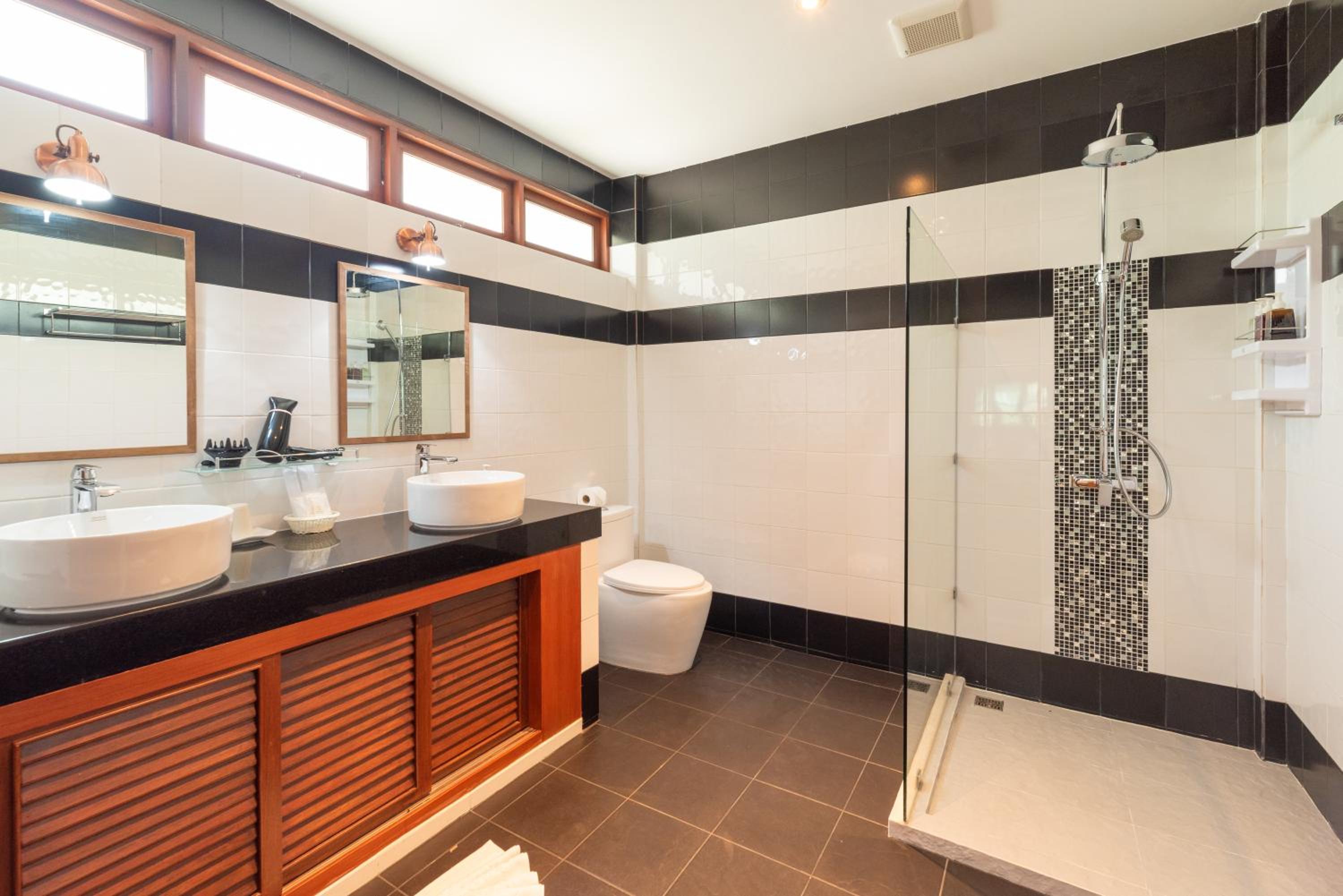 Family Room with Private Bathroom photo 3