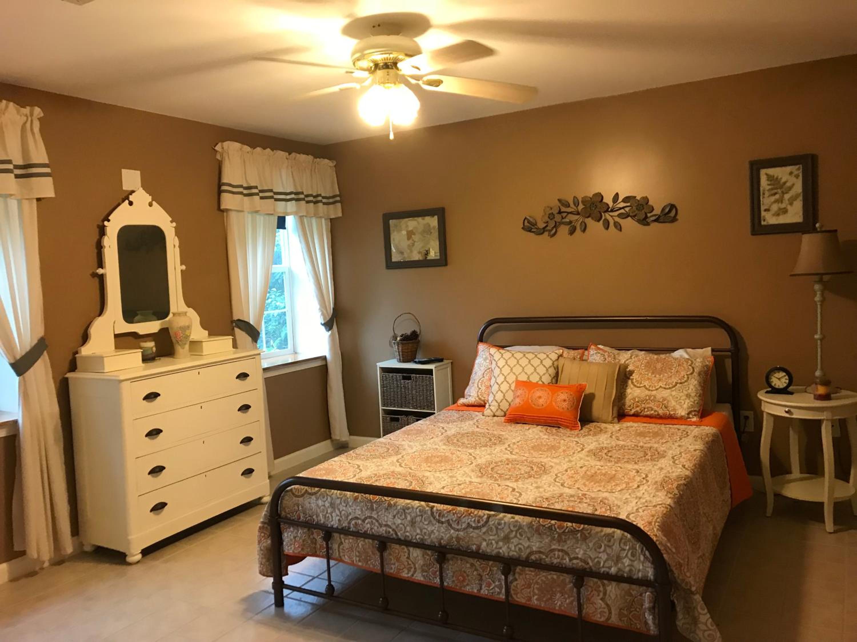 Two-Bedroom Apartment - Photo 11