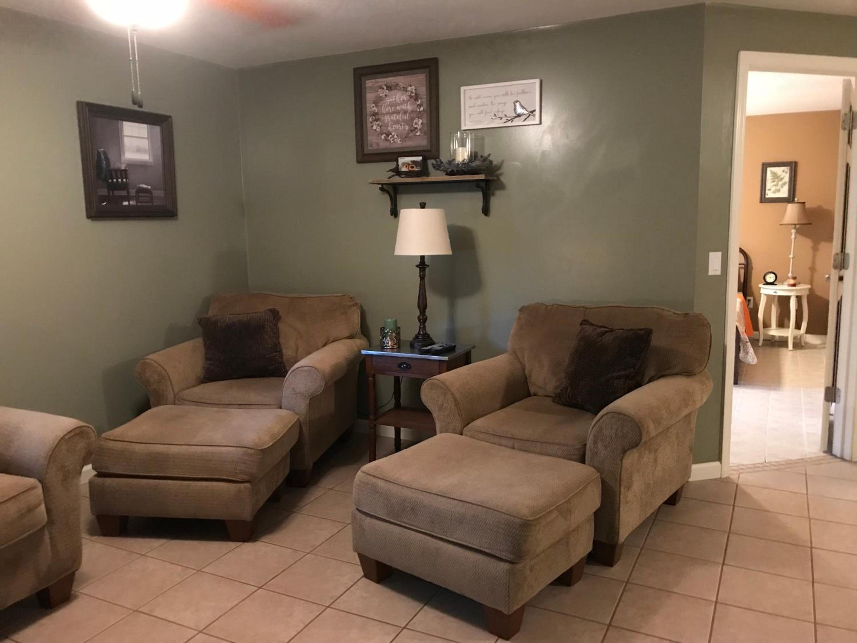 Two-Bedroom Apartment - Photo 10