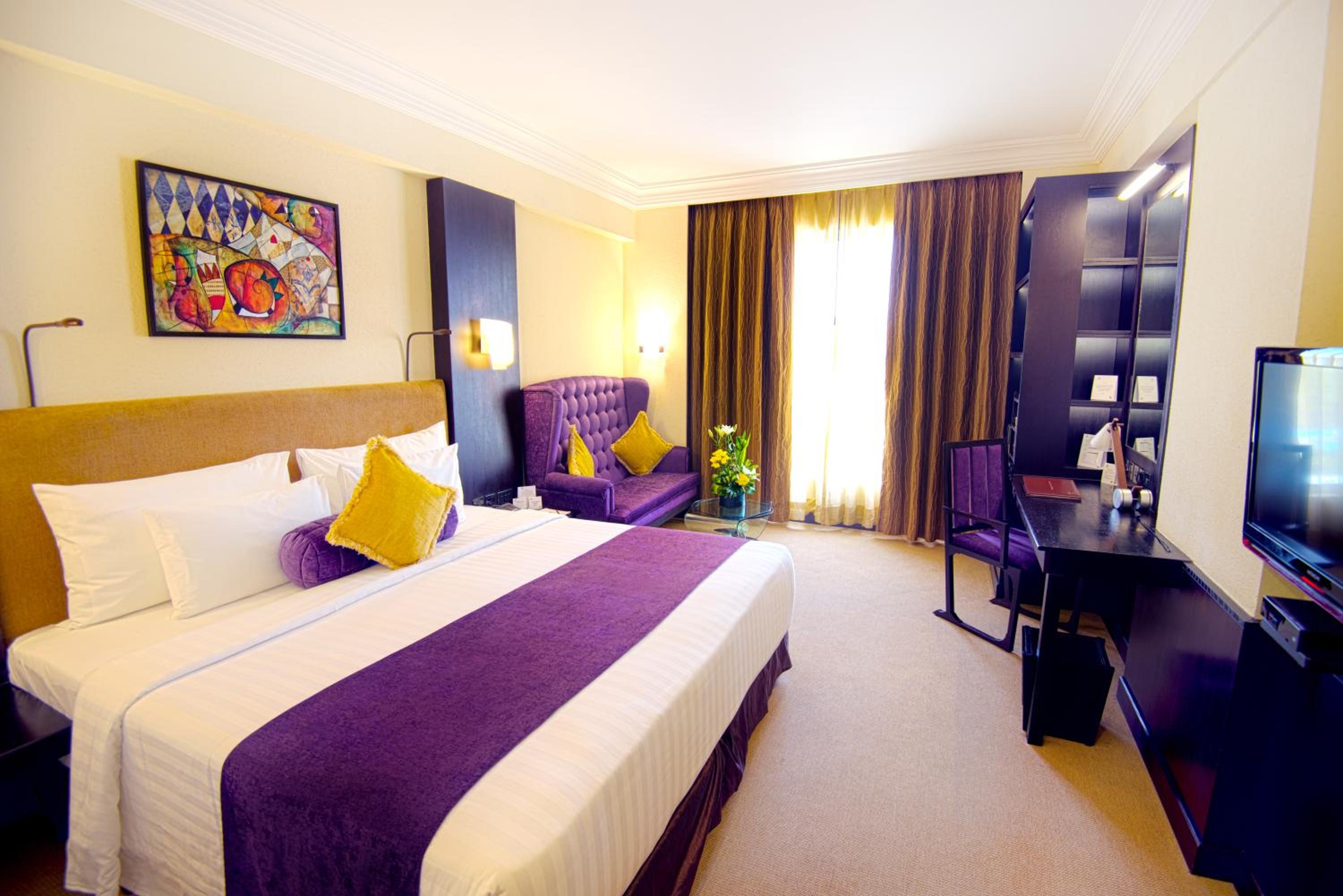 Deluxe Room with Complimentary evening Hi Tea (from 4pm to 6pm) and 15% Discount on F&B - Photo 1