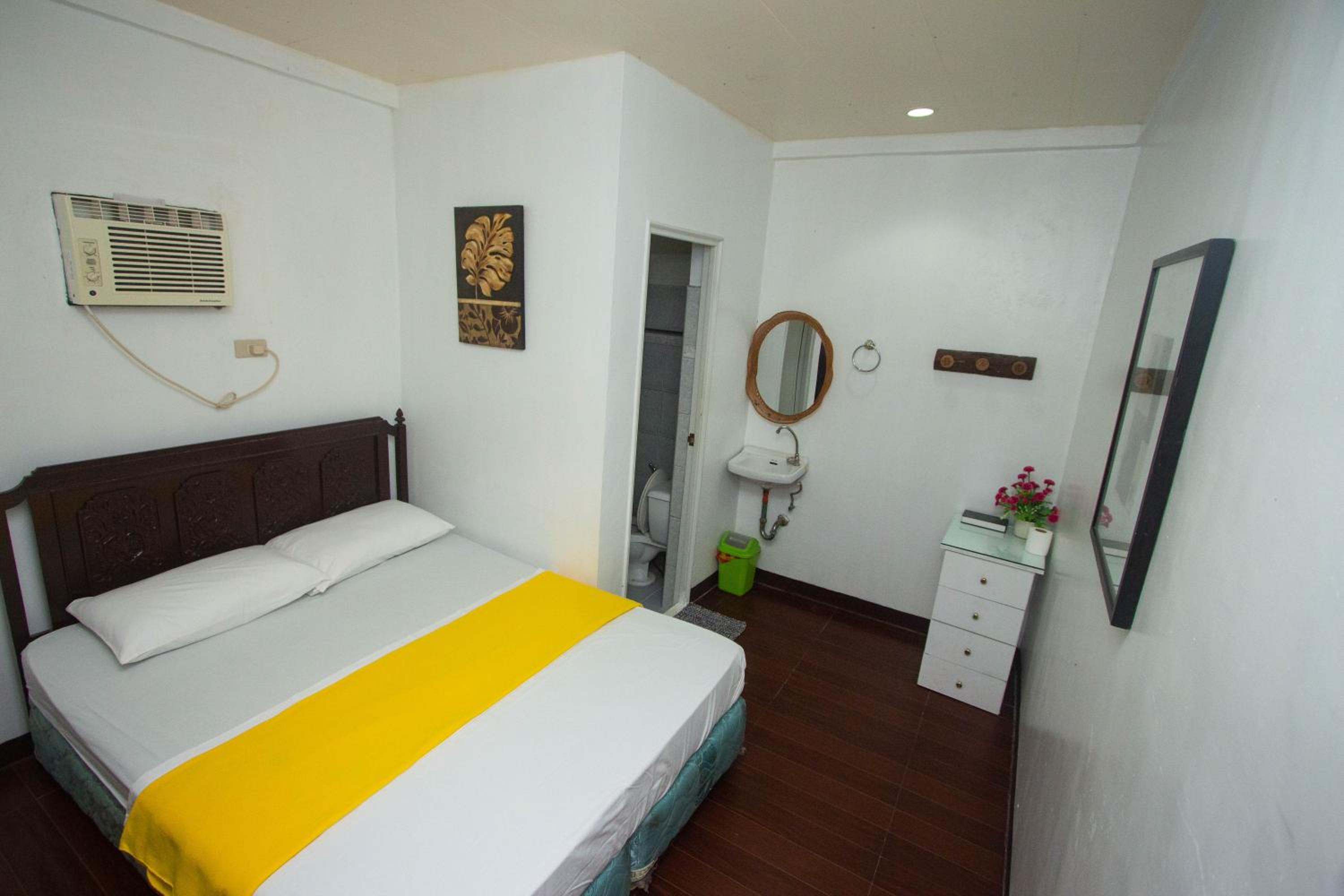 Standard Double Room - Photo 2