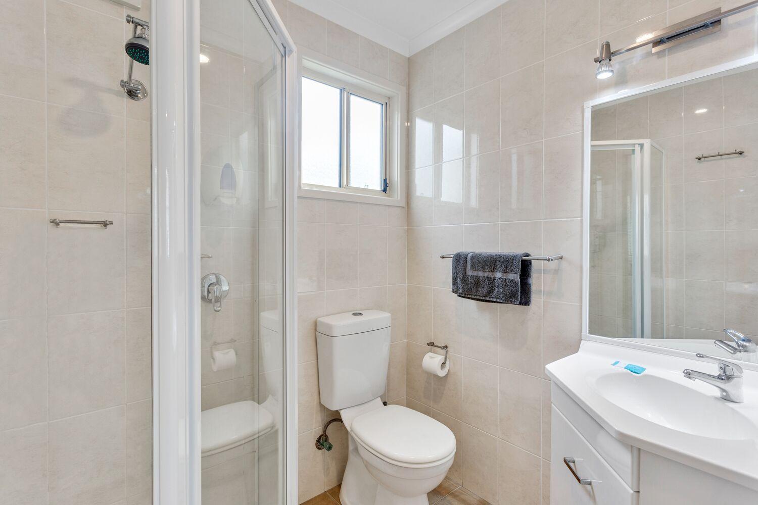Two-Bedroom Bungalow - Photo 9