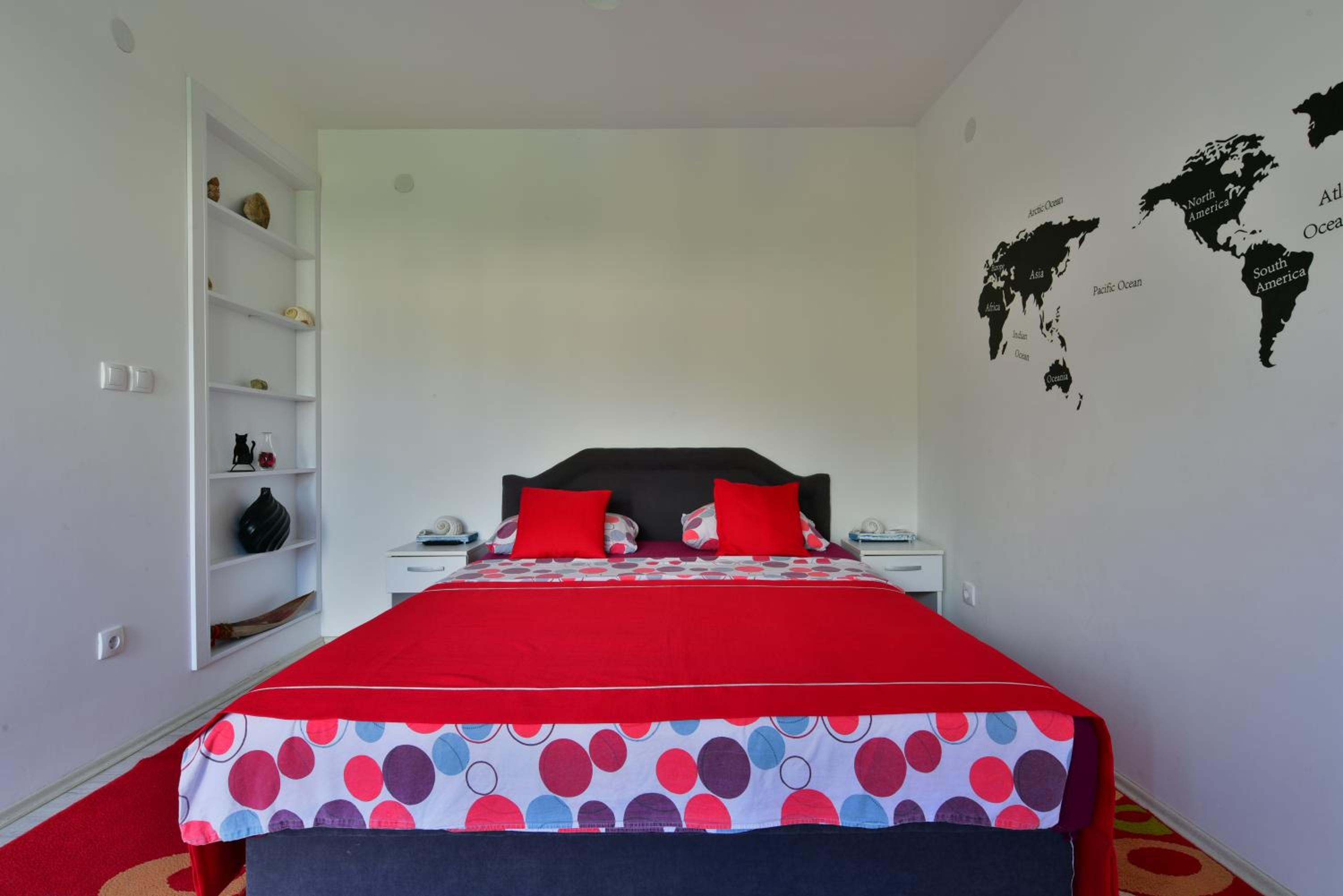 Apartment photo 1