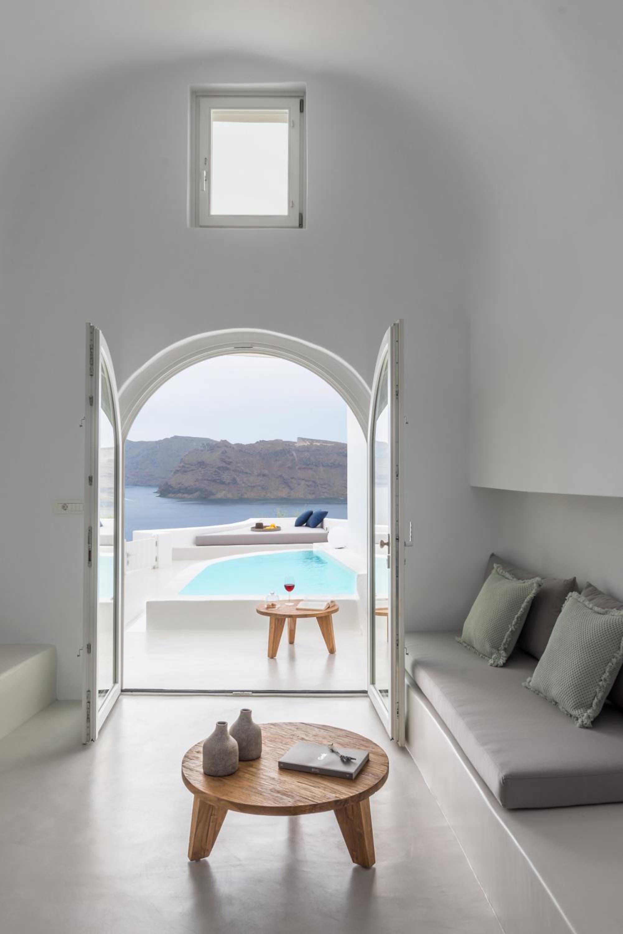 Two Bedroom Cave Pool Suite with Private Pool and Volcano View photo 2