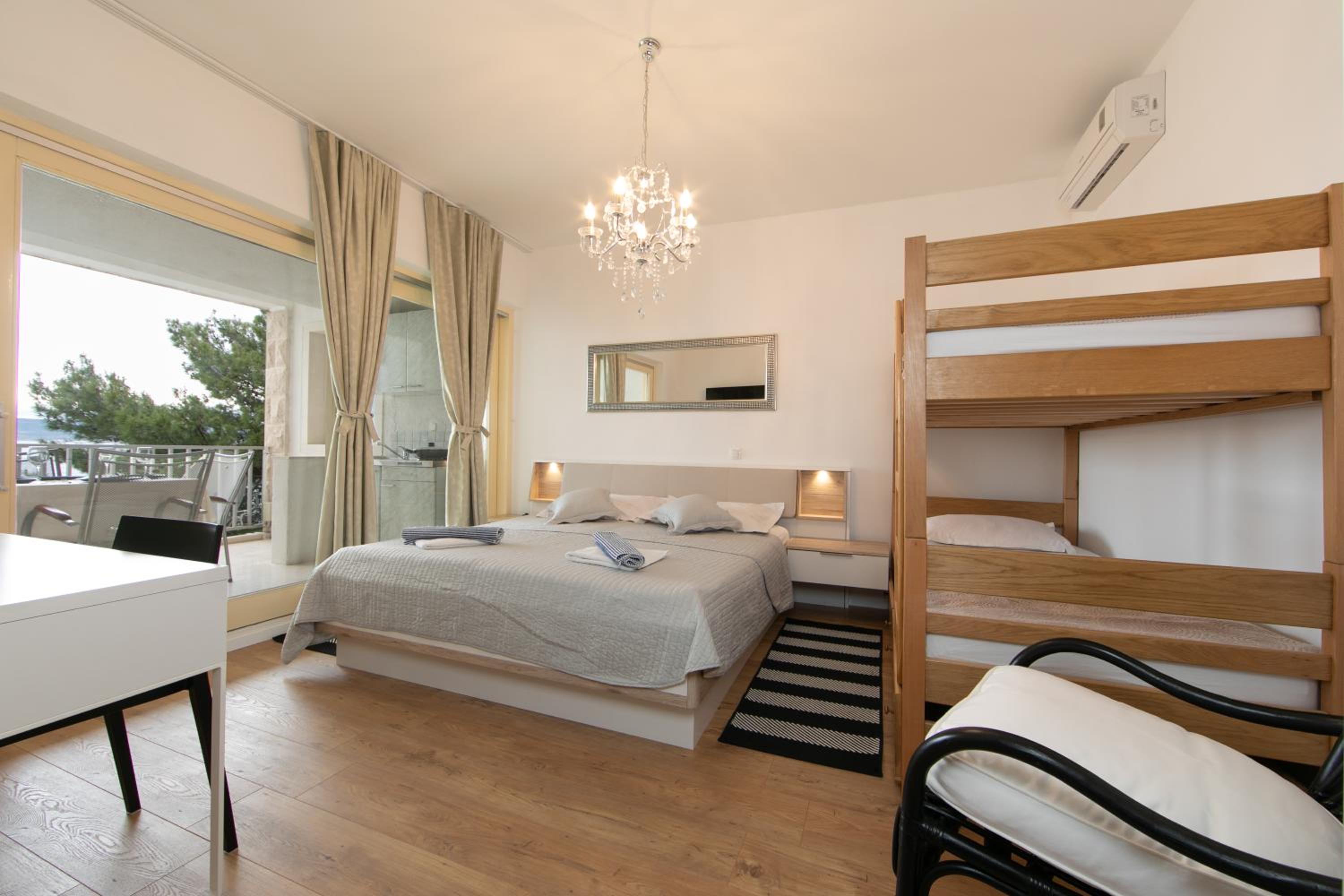 Studio Apartment photo 2
