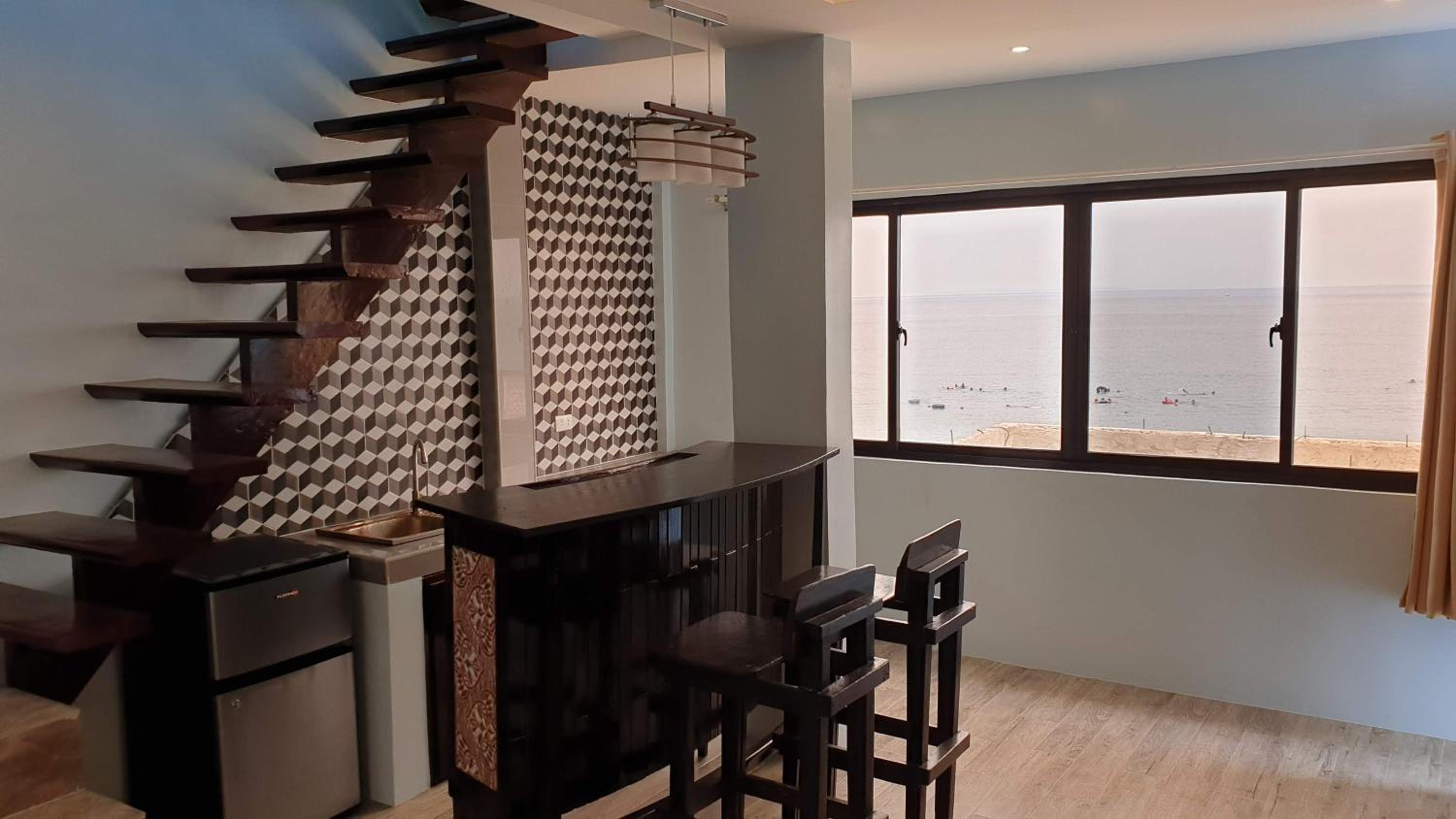 Queen Suite with Sea View - Photo 6
