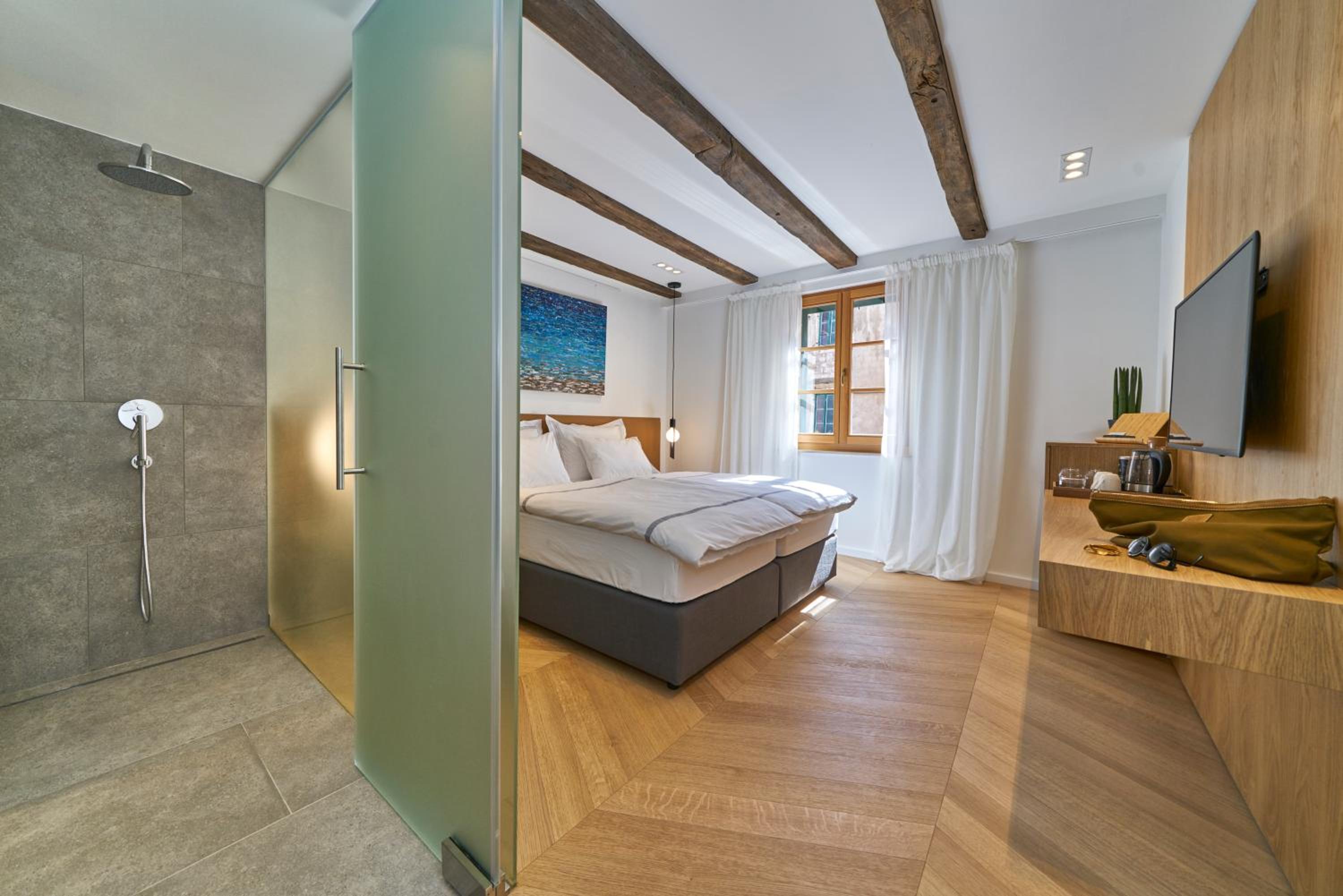 Deluxe Double Room - Photo 10