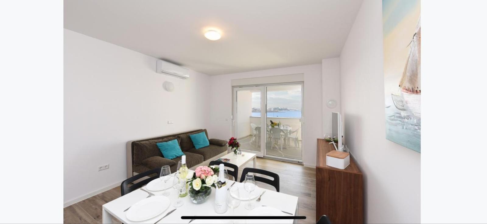 Apartment with Terrace photo 3