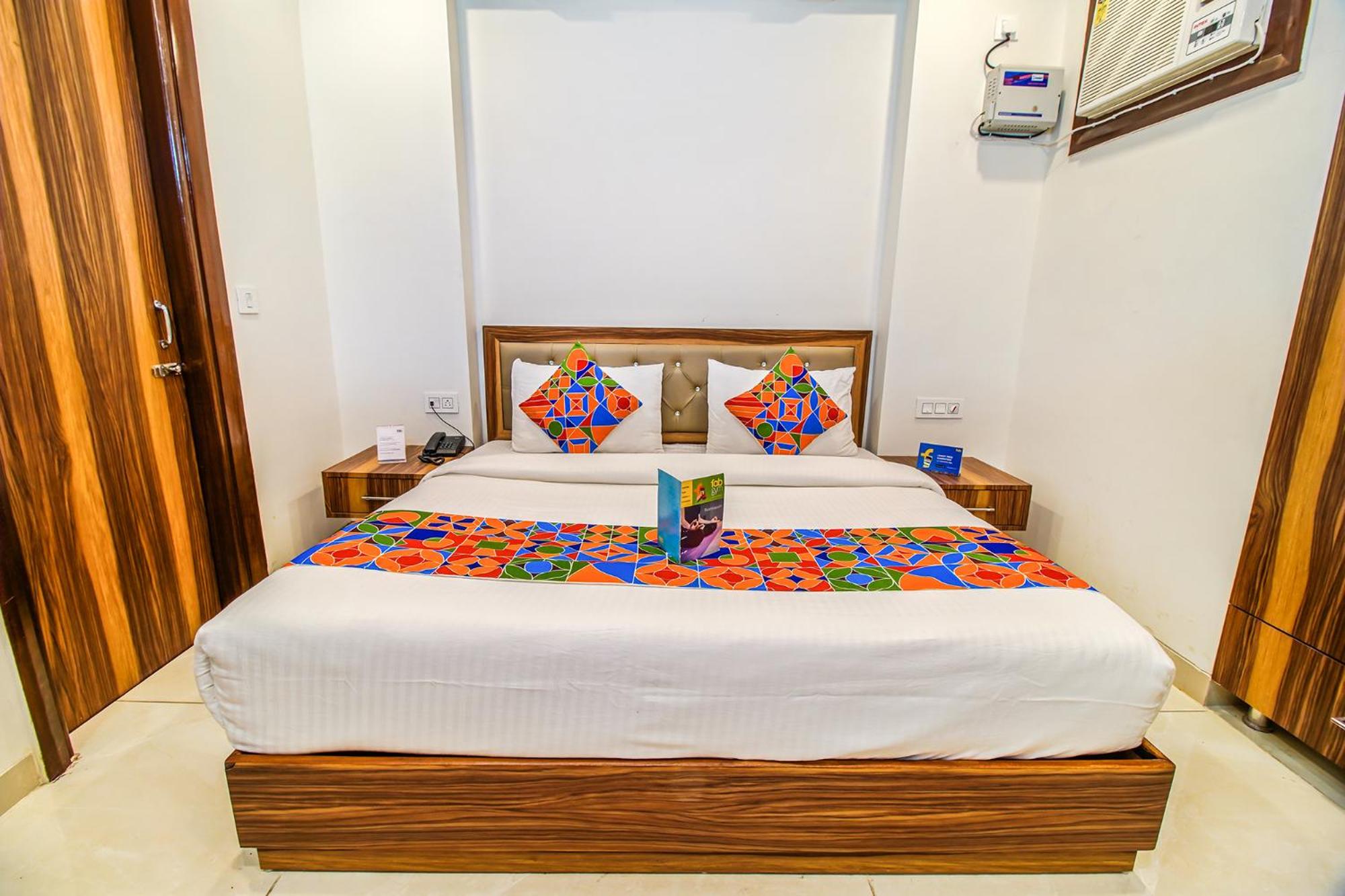 Deluxe Double Room with Balcony photo 3