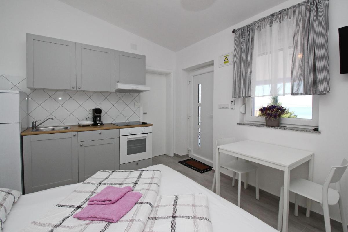 Studio Apartment with Sea View photo 2