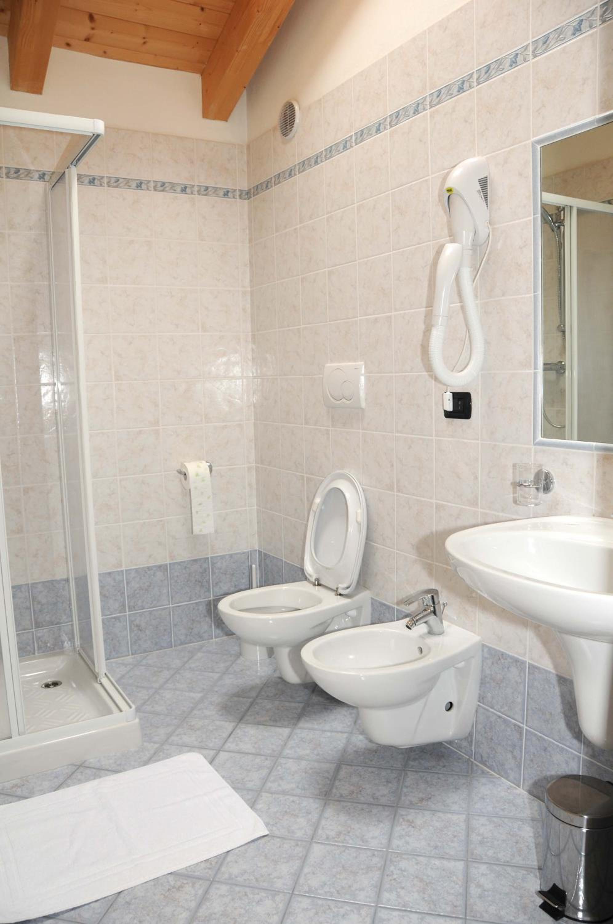 Double or Twin Room photo 3